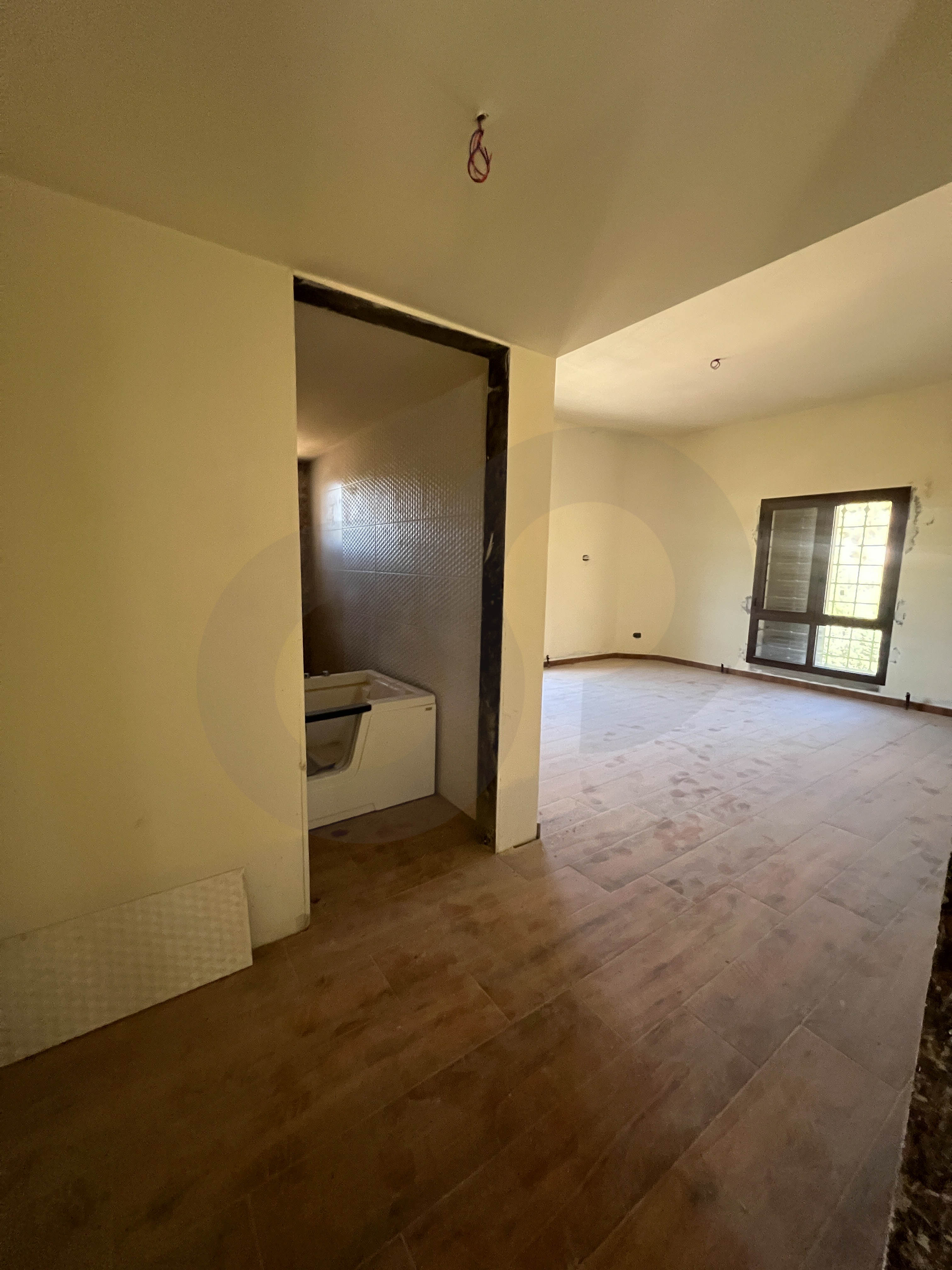Villa for Sale in Yanouh – 300 sqm on 1,450 sqm Land — الصورة 3