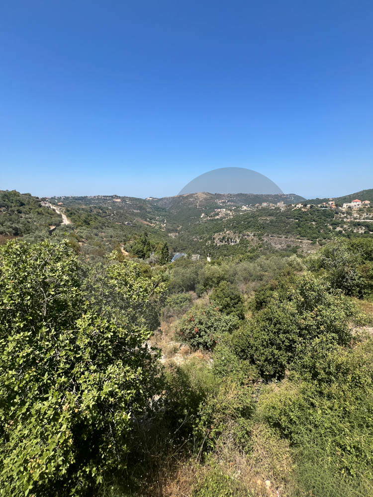 Premium land/peaceful setting/easy access/spacious topography/Chamat, Jbeil — photo 3