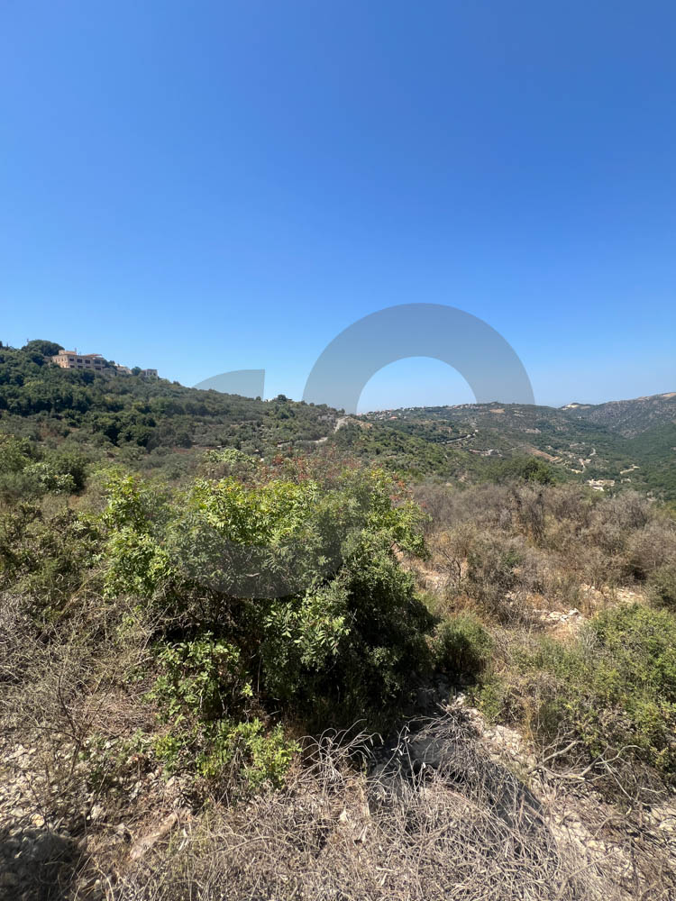 Premium land/peaceful setting/easy access/spacious topography/Chamat, Jbeil — photo 2