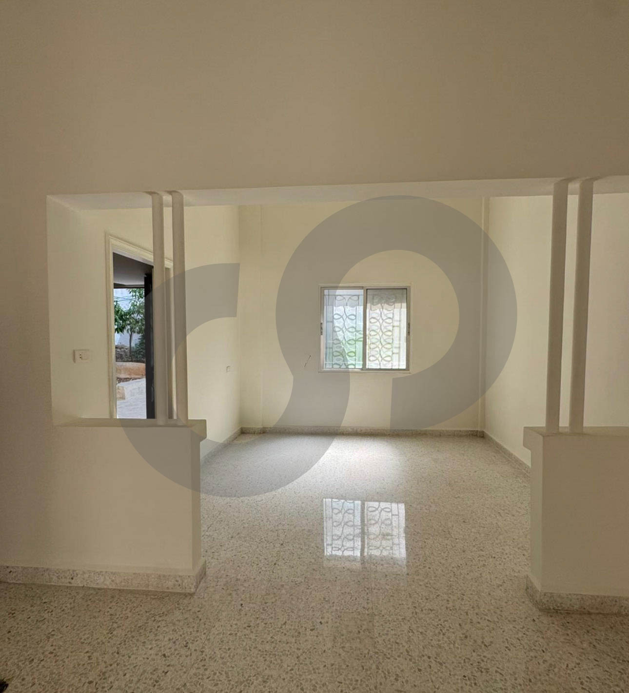 250sqm Garden with fruit trees/ Calm area / Great deal In Haret Sakher — الصورة 3