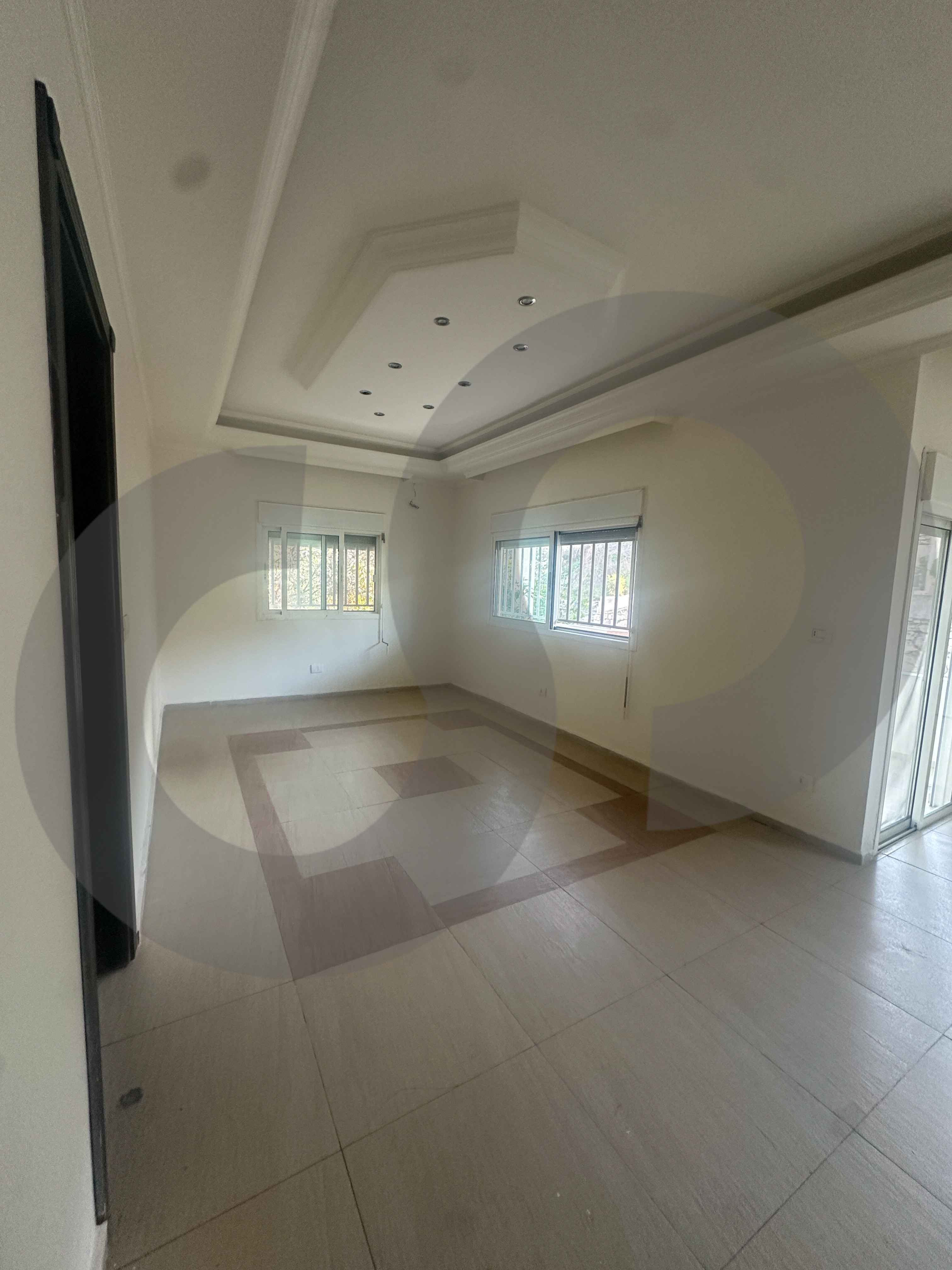 For Rent — Spacious Apartment in Safra ! — الصورة 2