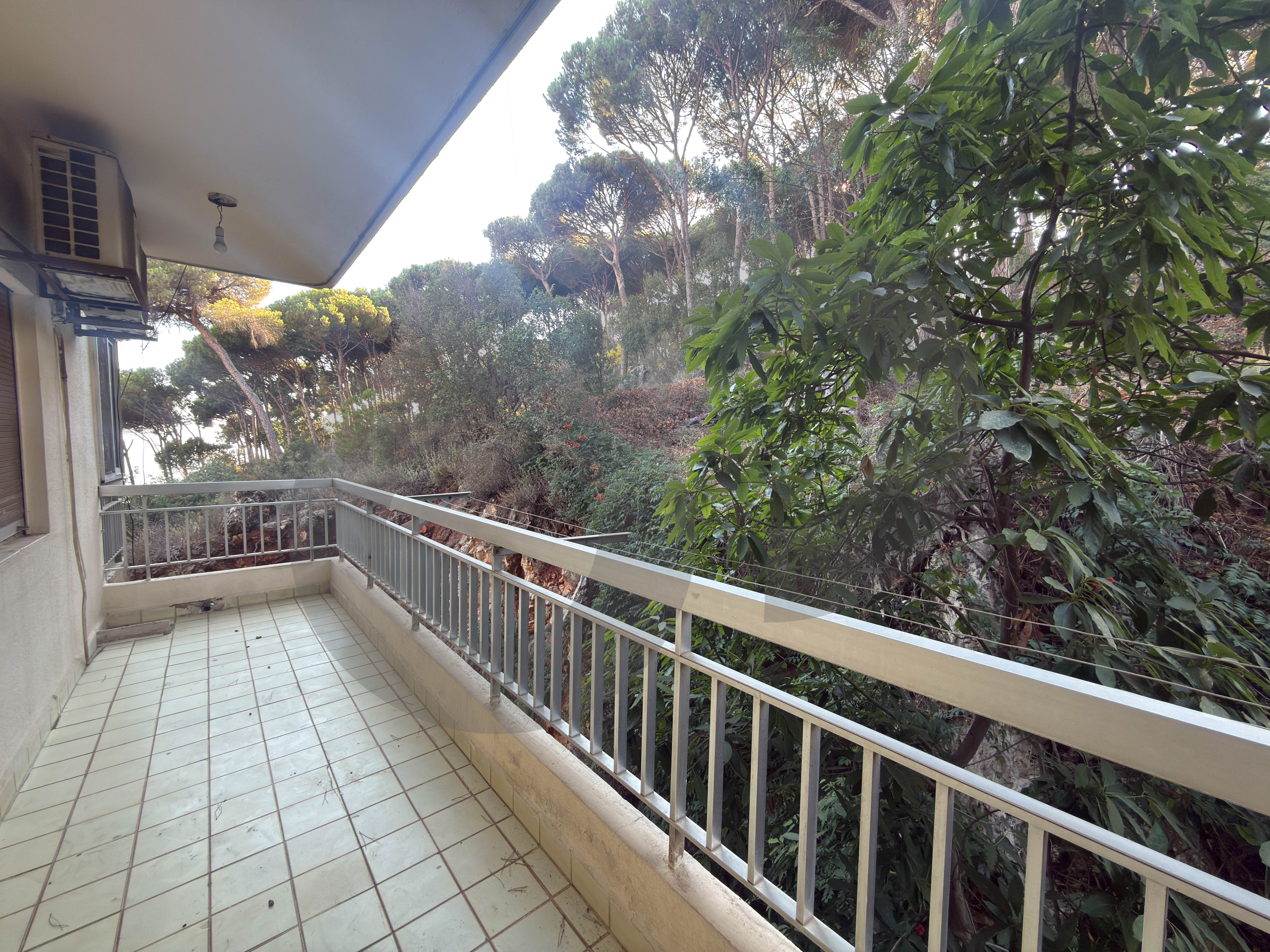 200SQM SPACIOUS LOCATED ON THE MAIN HIGHWAY IN AJALTOUN — الصورة 2
