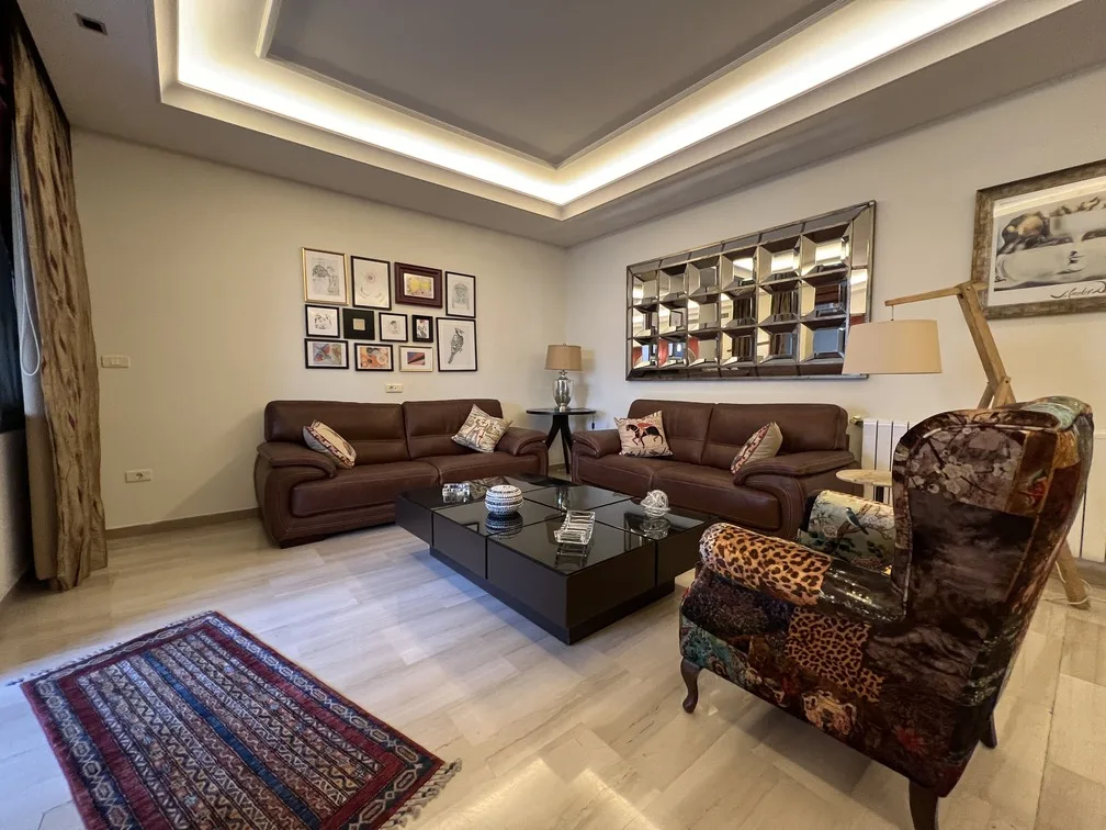 Apartment for Rent in Sassine, Beirut, Lebanon — الصورة 3