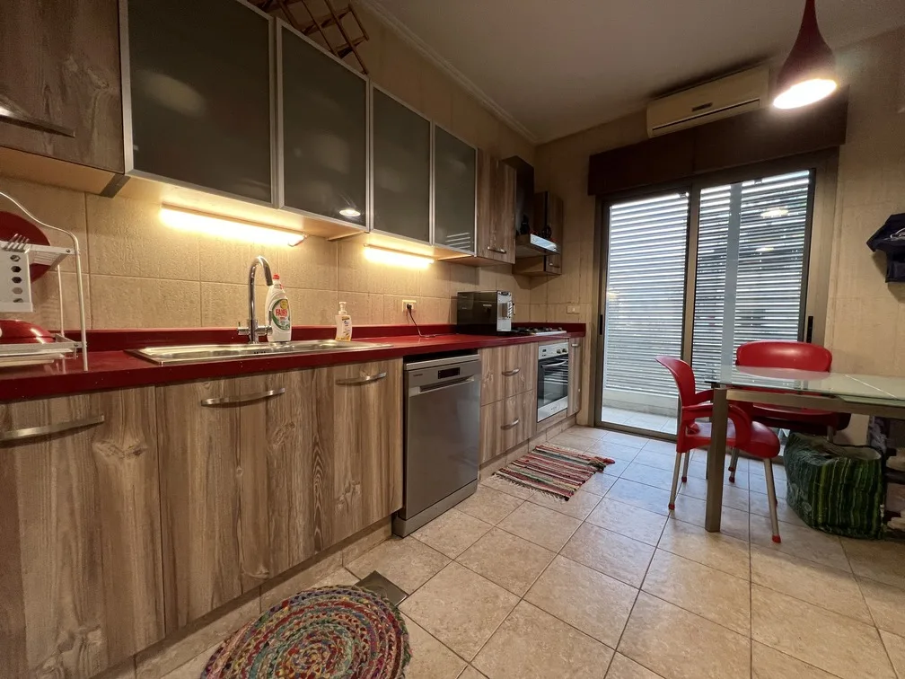 Apartment for Rent in Sassine, Beirut, Lebanon — الصورة 5
