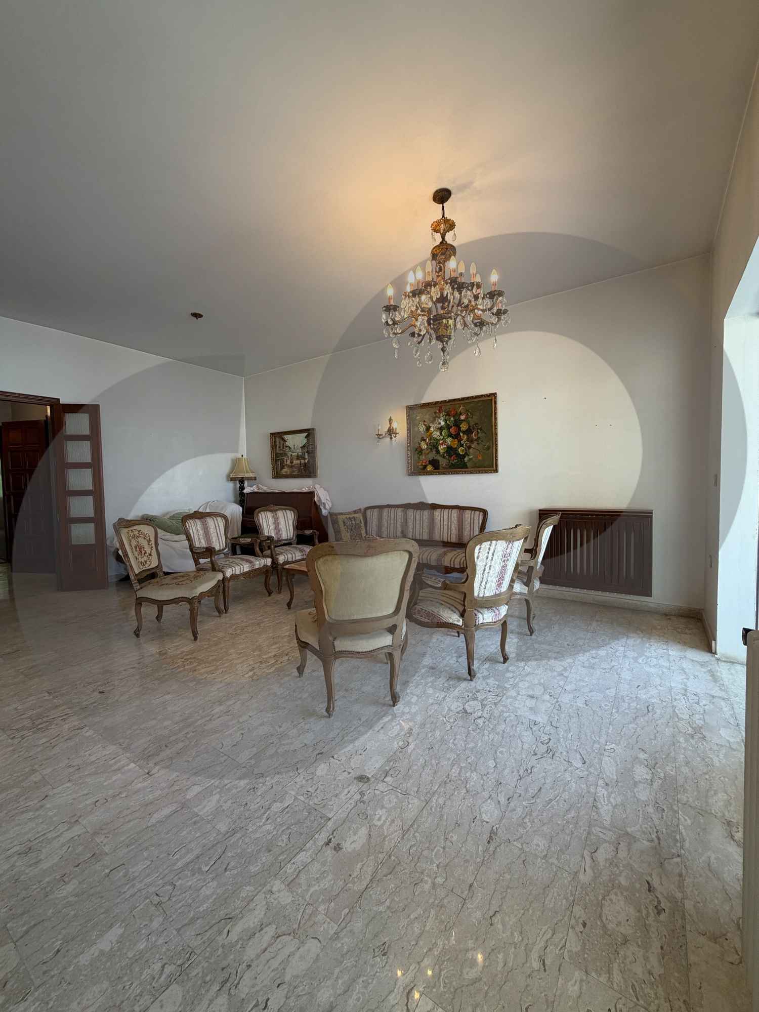 SPACIOUS DEAL/WELL MAINTAINED BUILDING IN RABIEH/METN — الصورة 3