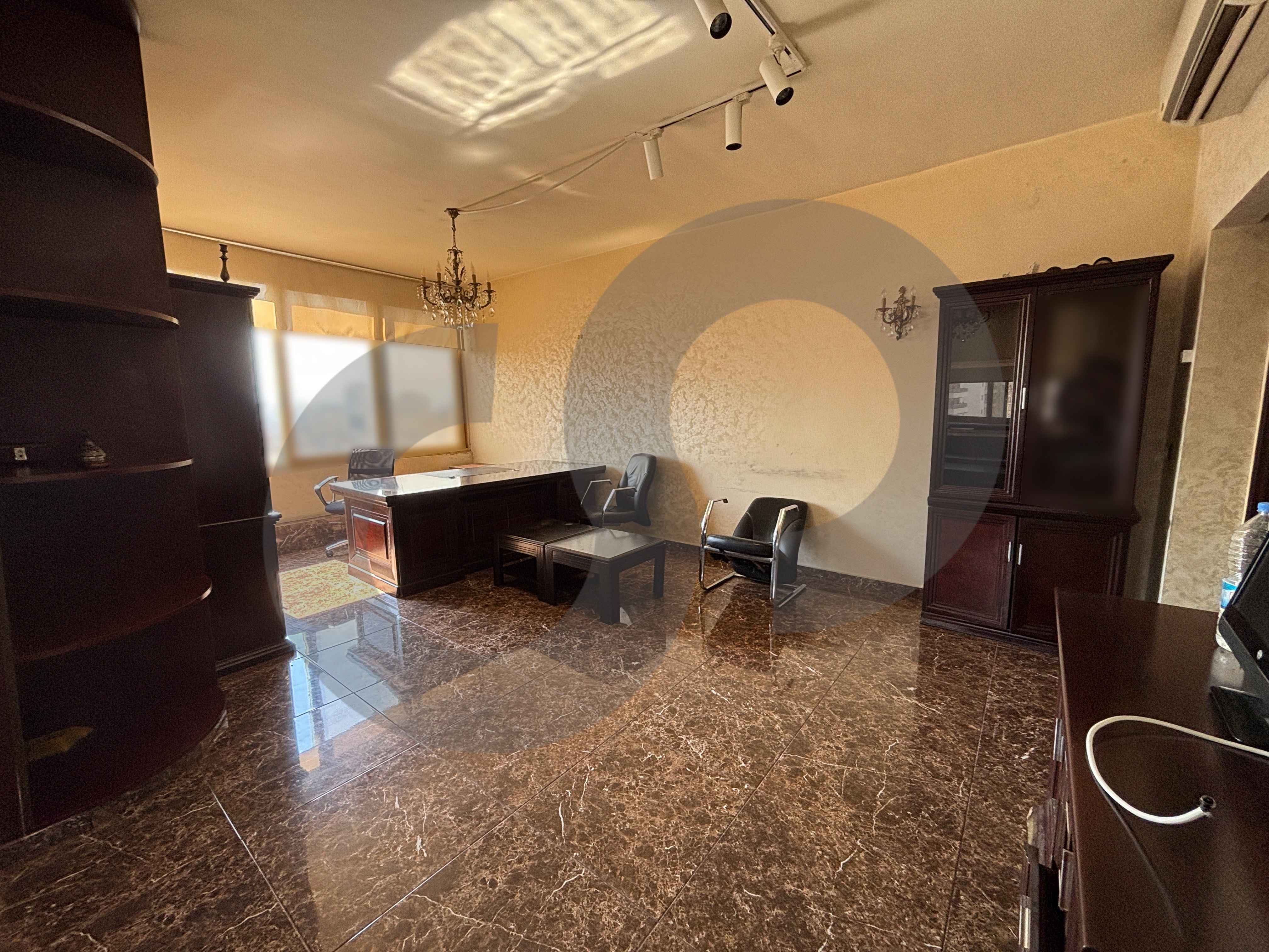 RENT/OFFICE/ Main street Mar Elias Street,BEIRUT — الصورة 3