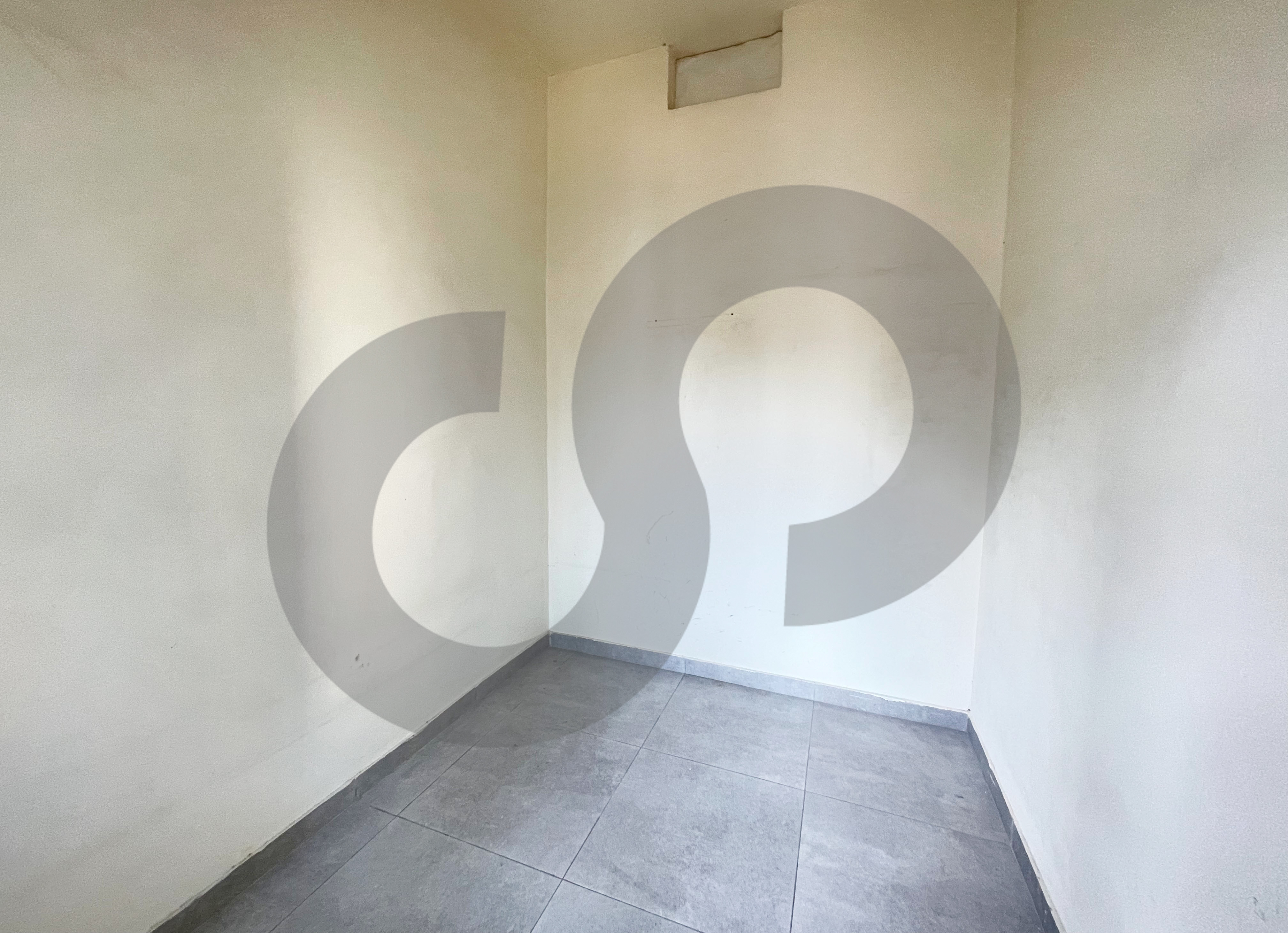 PRIME LOCATION/ practical layout/ residential use and investment/MAR MKHAYEL,BEIRUT — الصورة 3