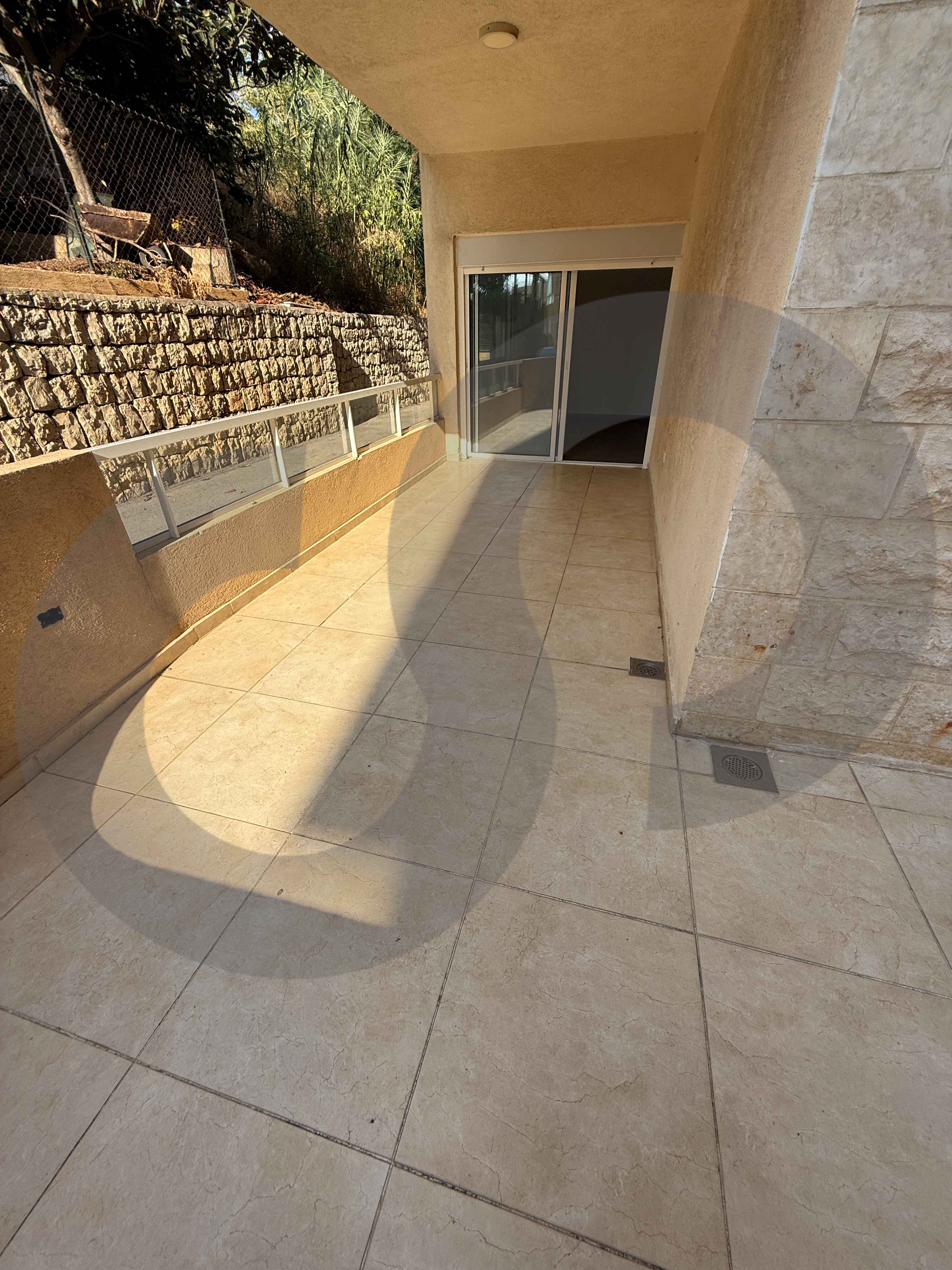 BRAND NEW/easy access to the main roads/nearby amenities/ Naher Ibrahim,JBEIL — الصورة 3
