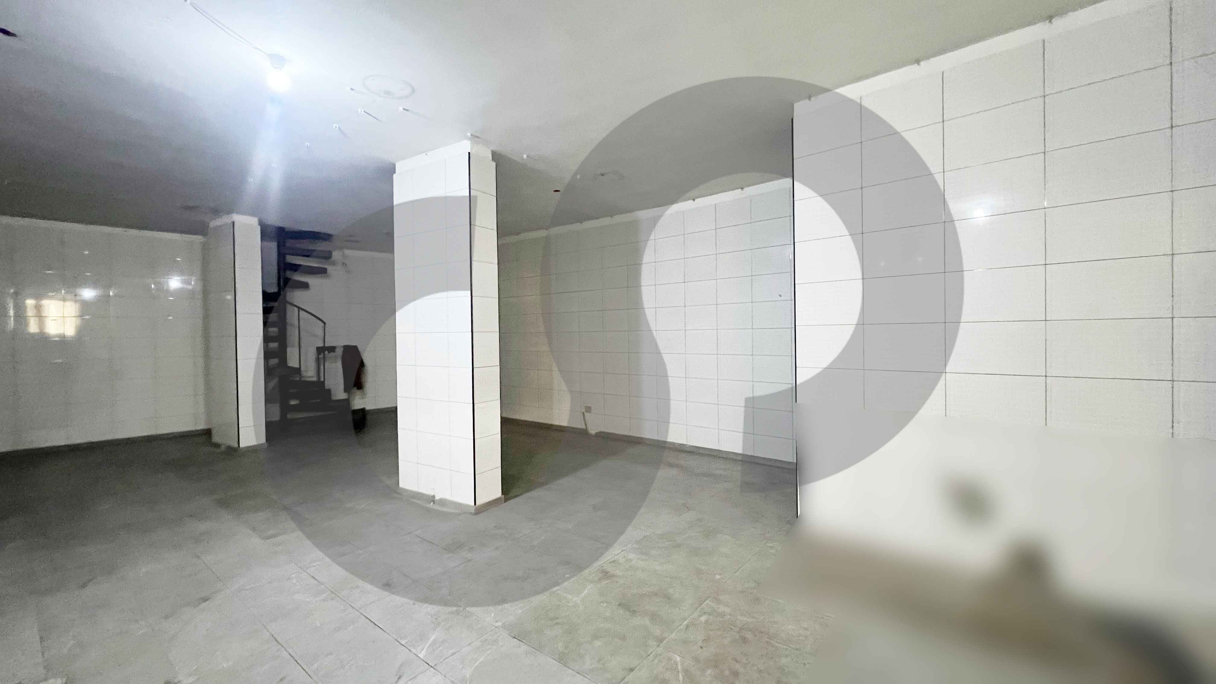 Showroom/Dbaye / prime location — الصورة 3