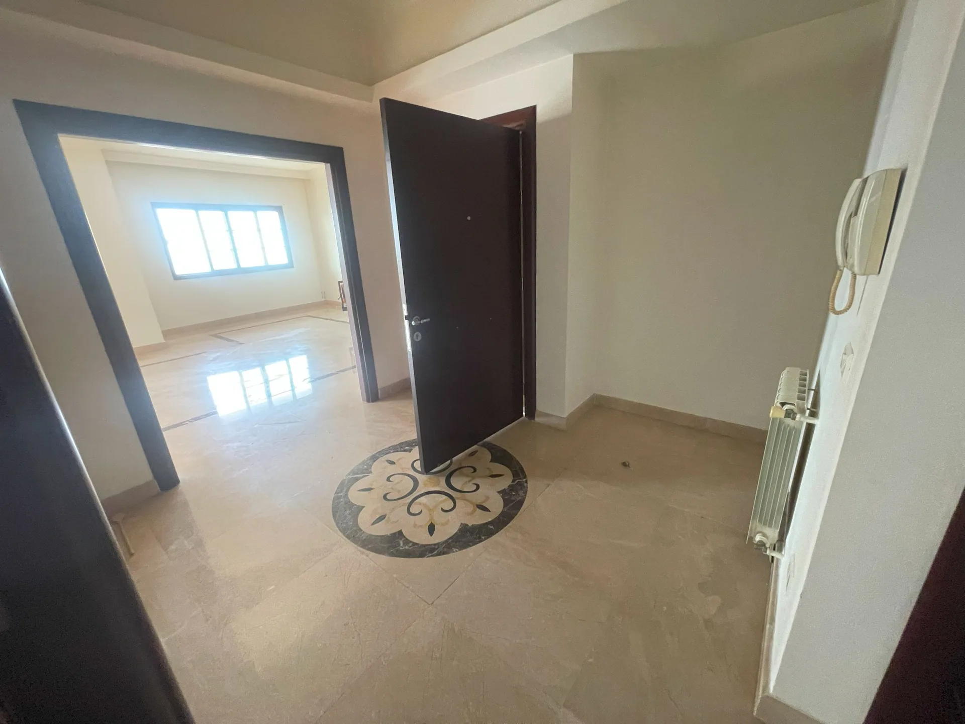 Charming Apartment for Rent in Kfarhbab — الصورة 4