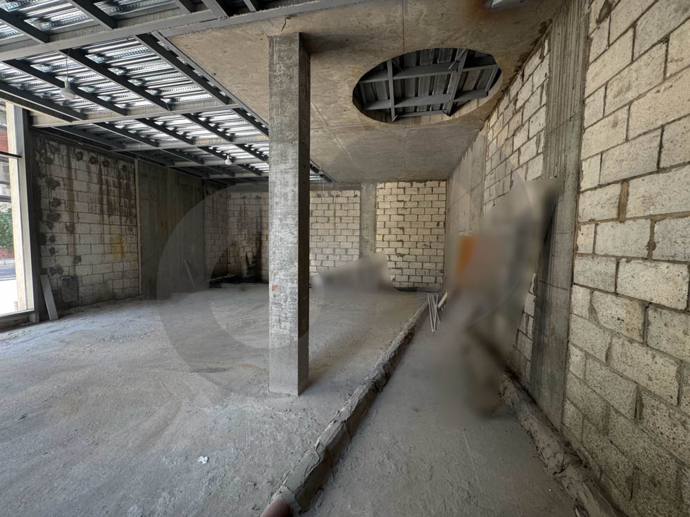 SHOP FOR RENT, PRIME LOCATION, ACHRAFIEH-BEIRUT — photo 2