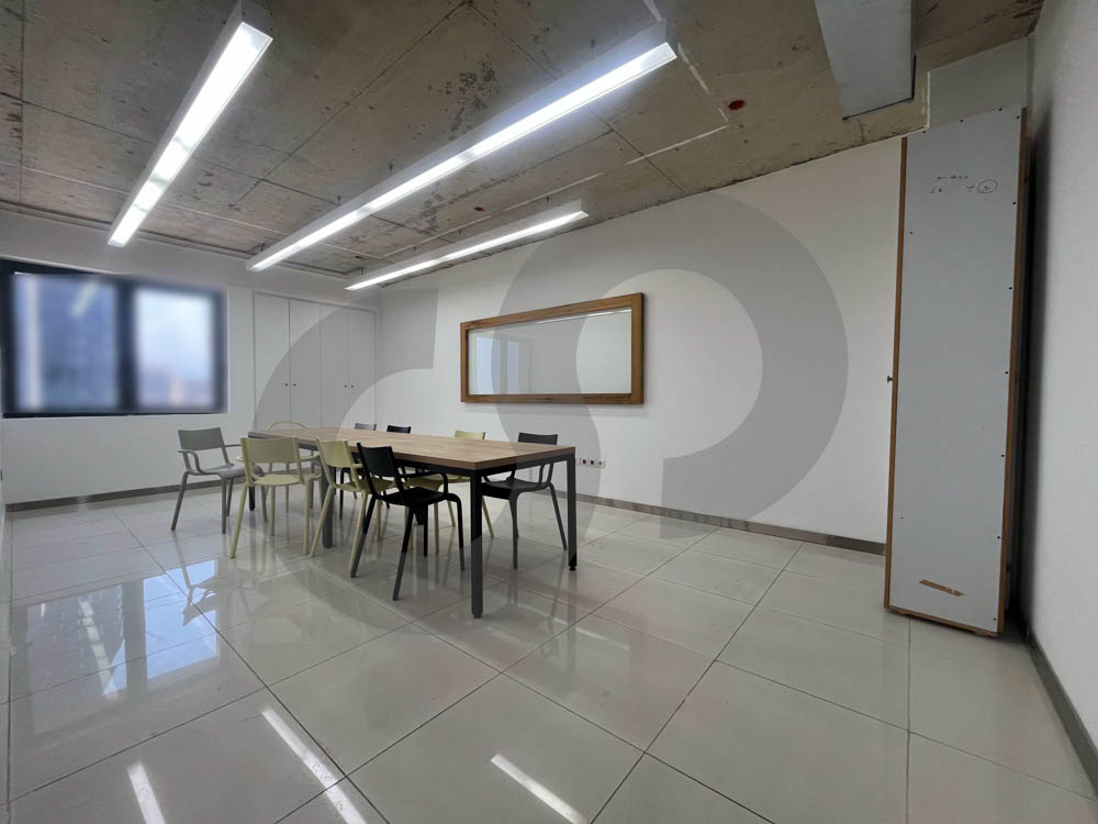 PRIME LOCATION, OFFICE FOR SALE, ACHRAFIEH-BEIRUT — الصورة 2