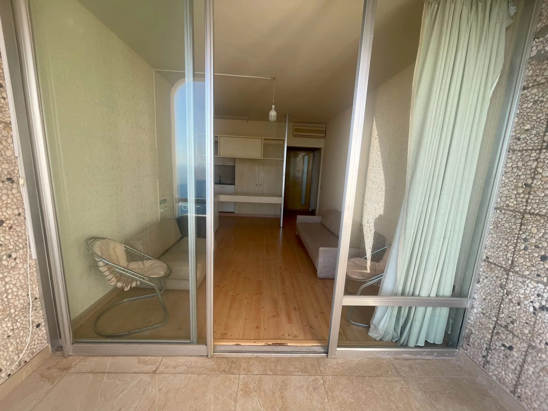Furnished Chalet for Rent with Sea View — الصورة 3