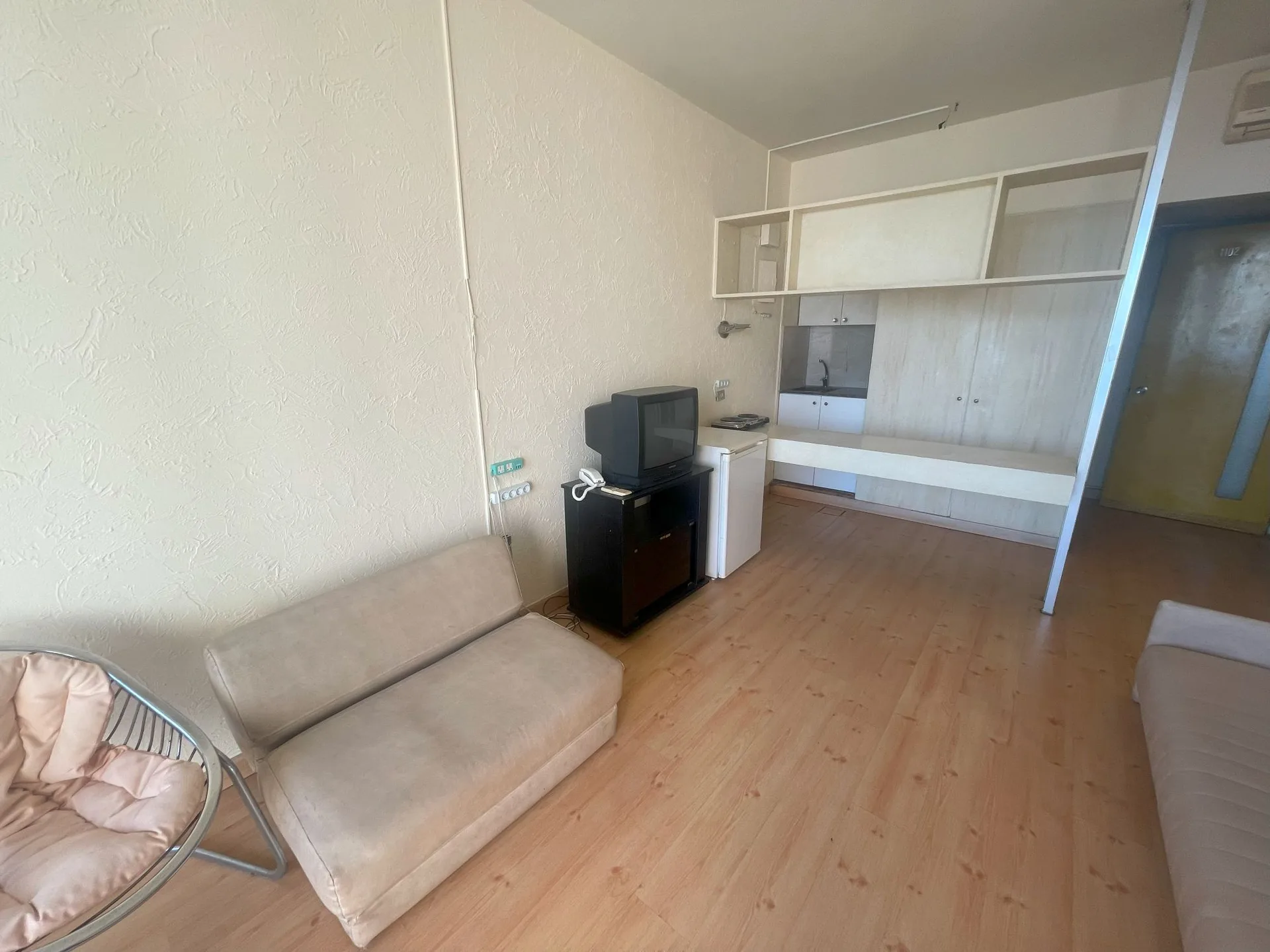 Furnished Chalet for Rent with Sea View — الصورة 5