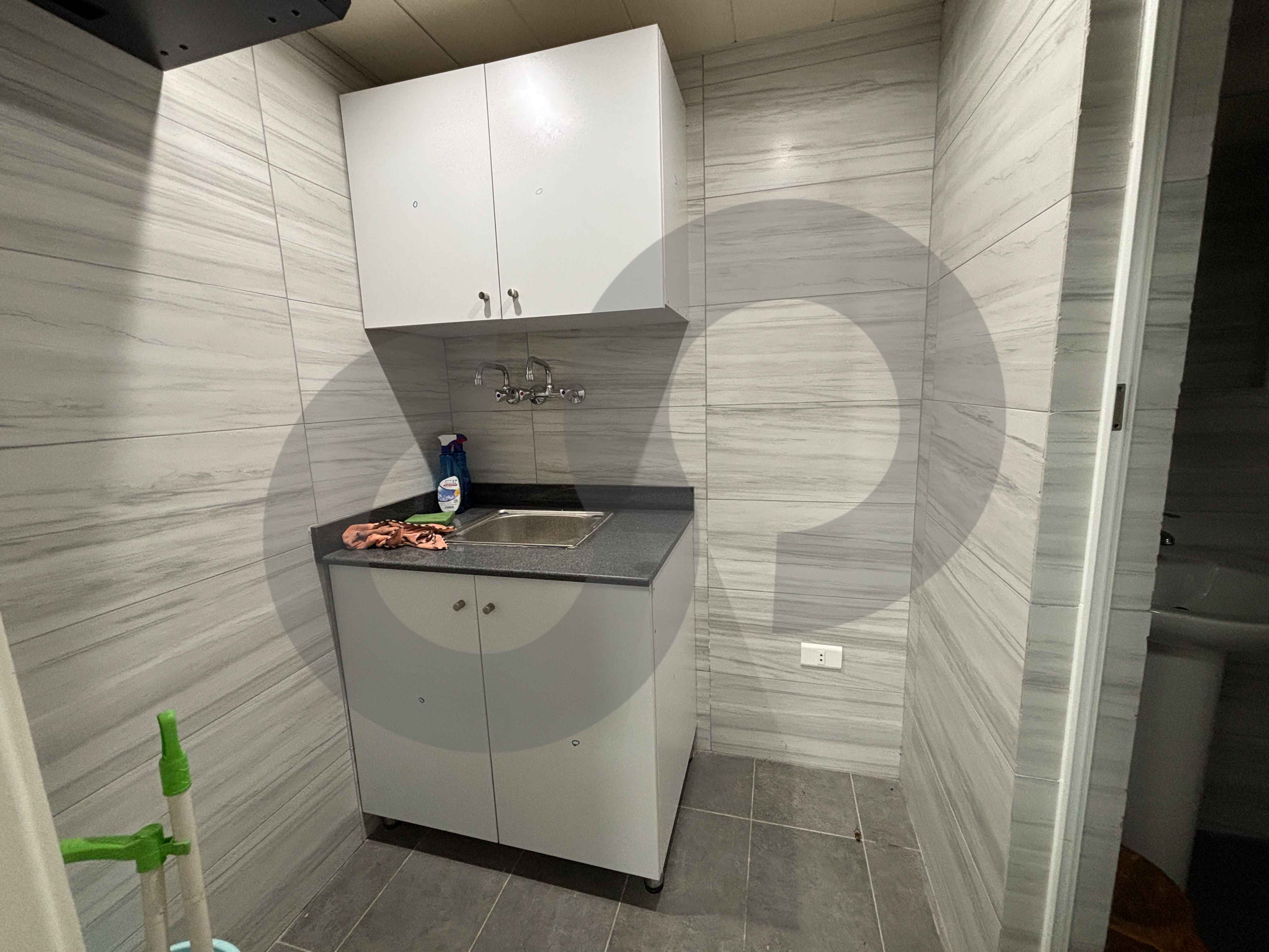 Shop for rent in Dbayeh /Fully Decorated ! — الصورة 2