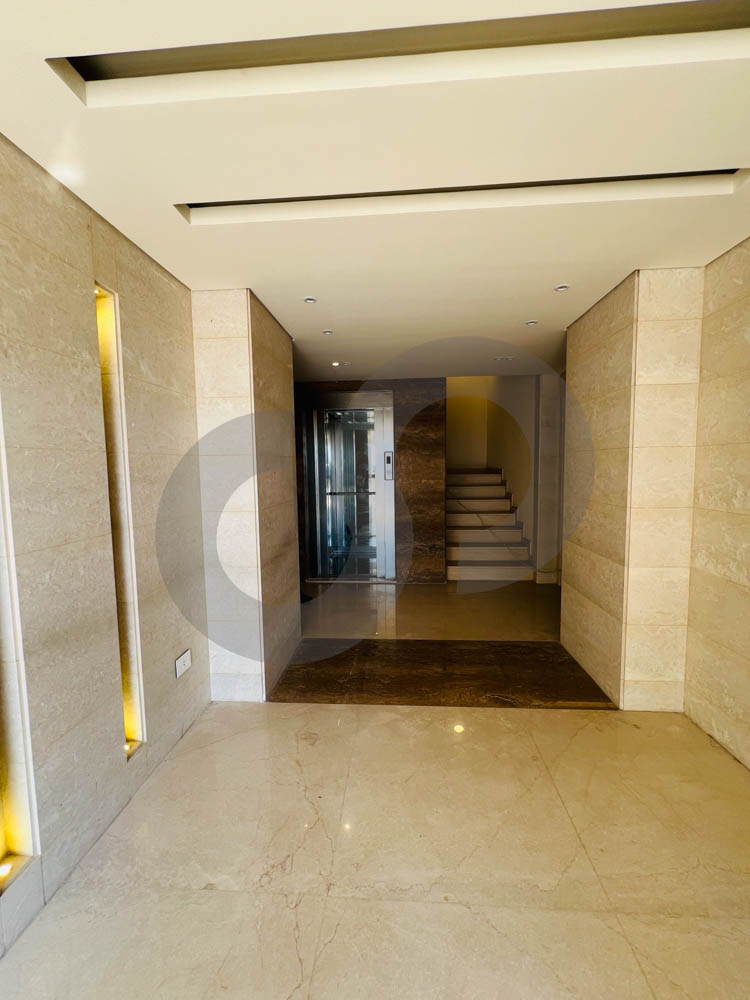 brand-new/luxurious building/high-quality finishes/HARET SAKHER,KESEROUAN — الصورة 3
