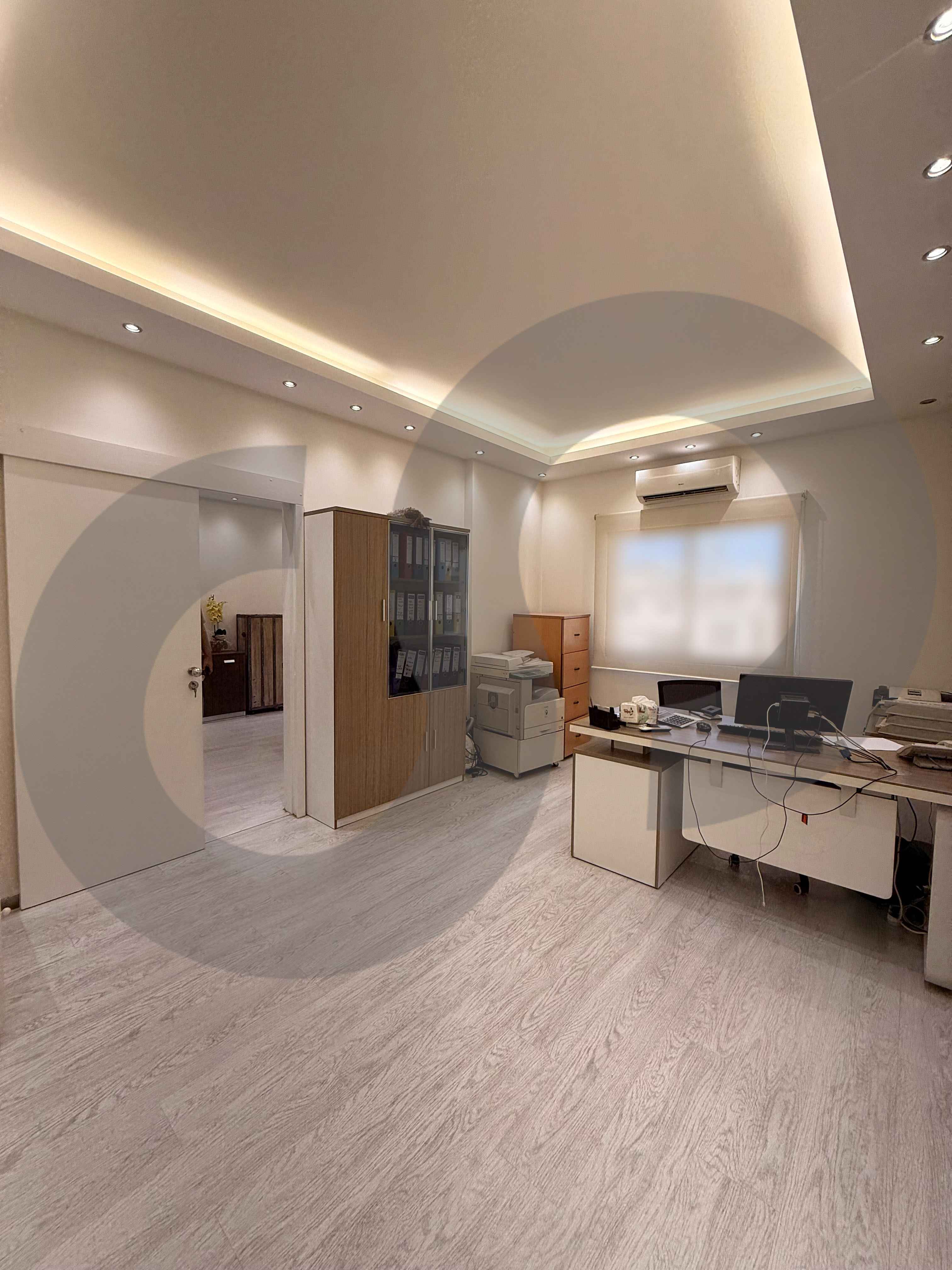OFFICE/Well-maintained commercial building/fully decorated/JAL EL DIB,METN – PRIME LOCATION — الصورة 2