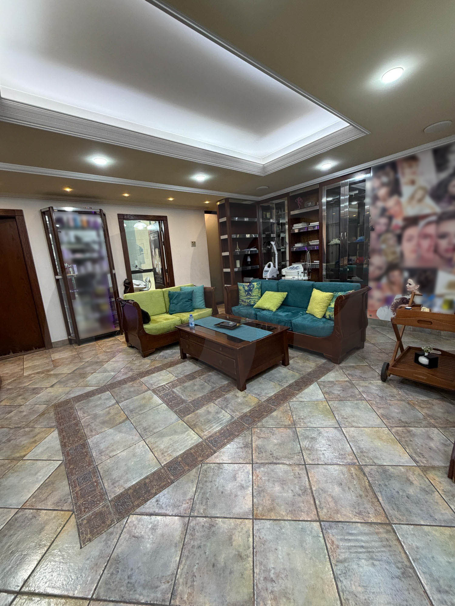OFFICES FOR SALE/PRIME LOCATION/COMMERICIAL CENTER/DBAYE-METN — الصورة 2