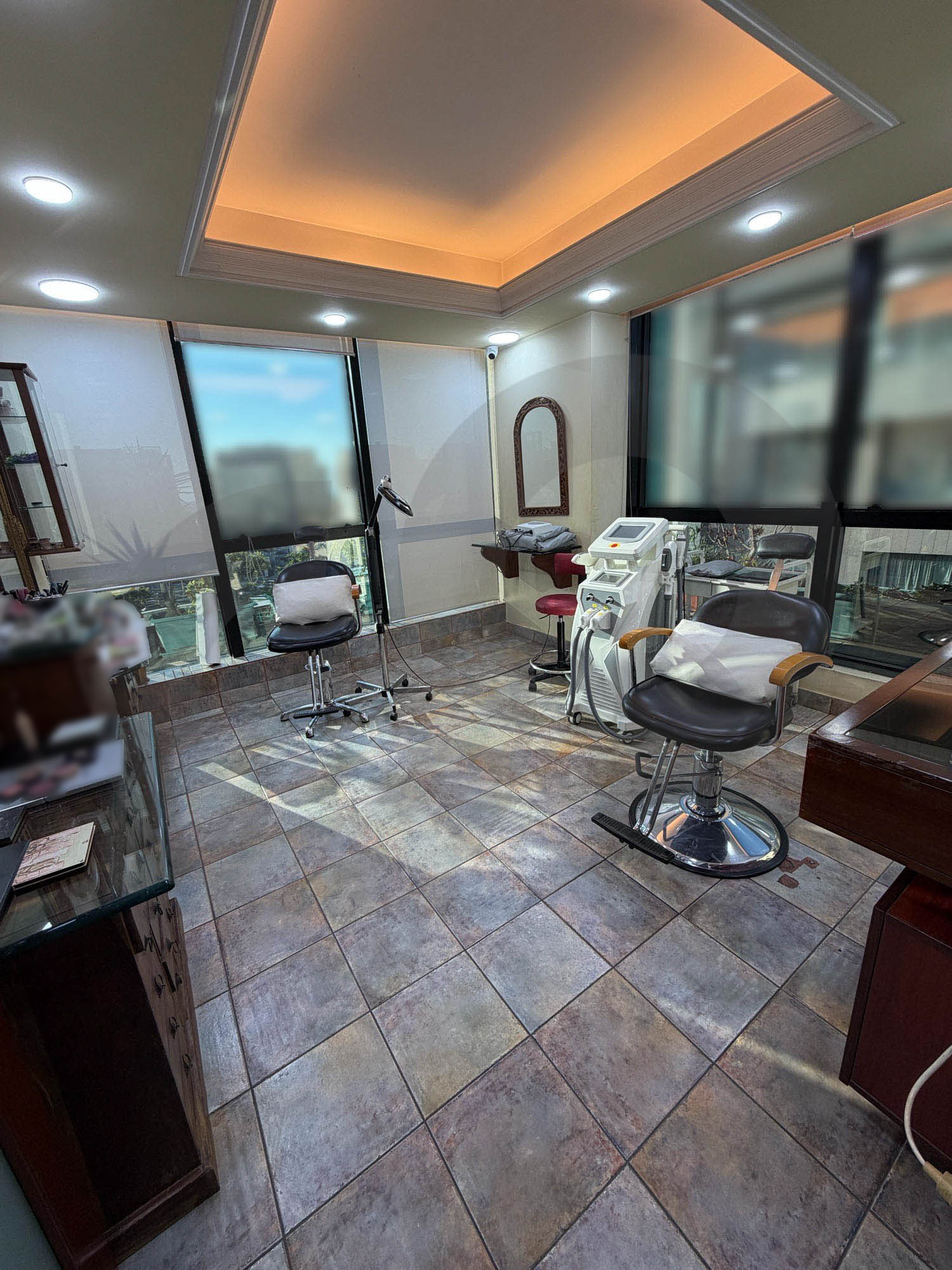 OFFICES FOR SALE/PRIME LOCATION/COMMERICIAL CENTER/DBAYE-METN — الصورة 3