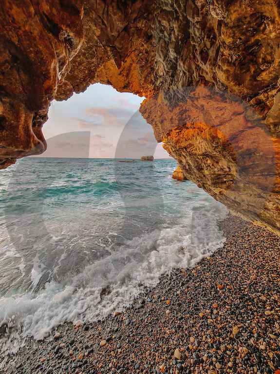 BEACHFRONT LAND/PRIME LOCATION/TABARJA,KESEROUAN — الصورة 2