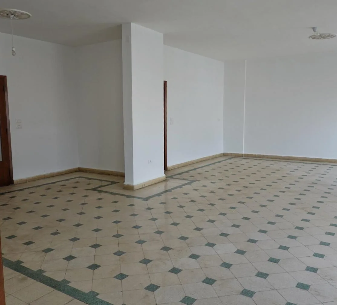 Apartment for Rent or Sale in Furn El Chebbak — الصورة 3
