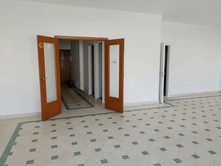 Apartment for Rent or Sale in Furn El Chebbak — الصورة 2