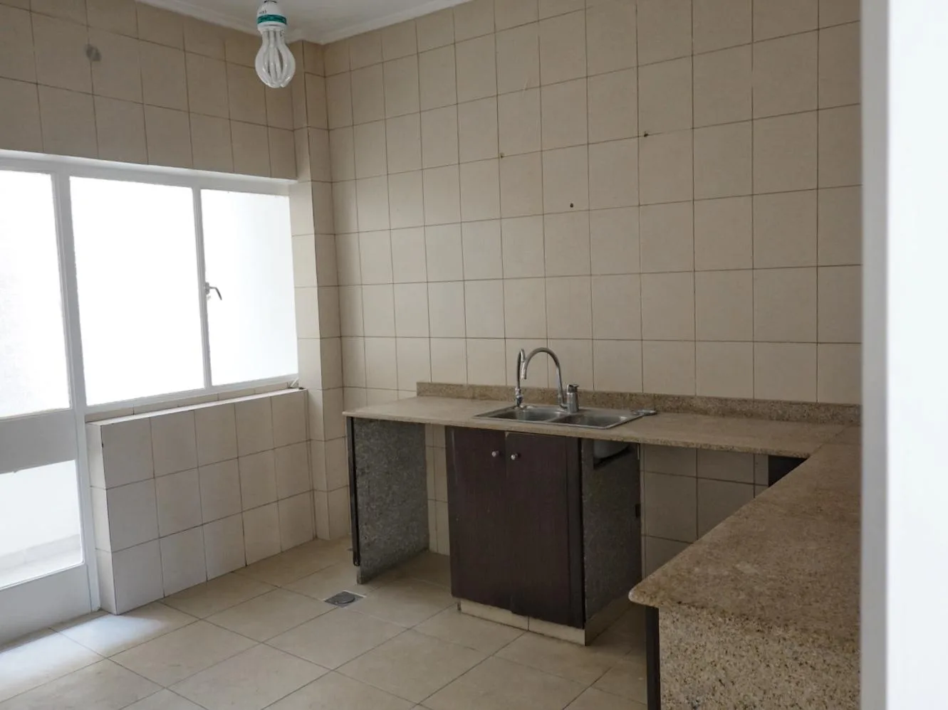 Apartment for Rent or Sale in Furn El Chebbak — الصورة 5