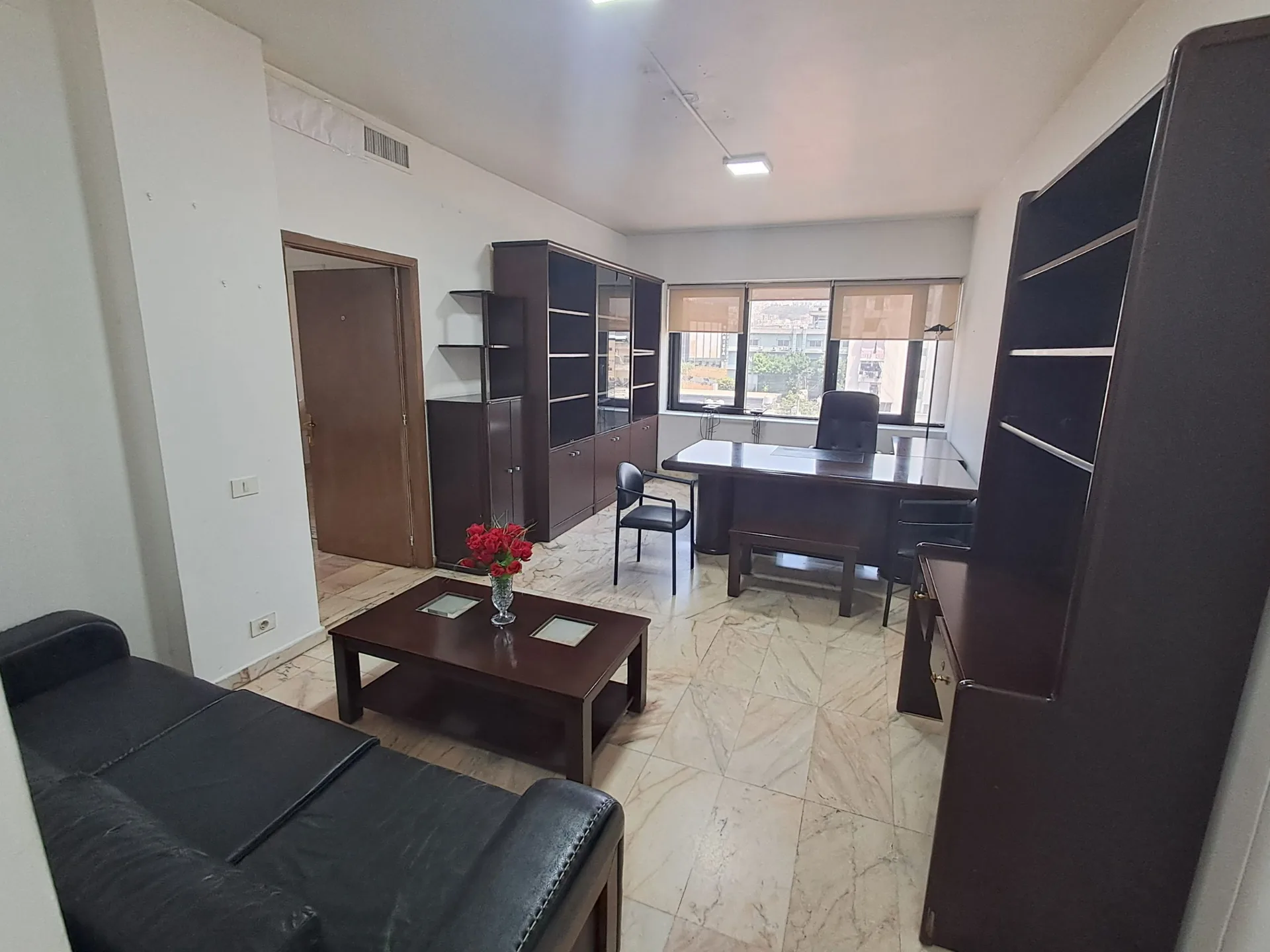 Furnished Office for Rent – Sin El Fil — الصورة 1