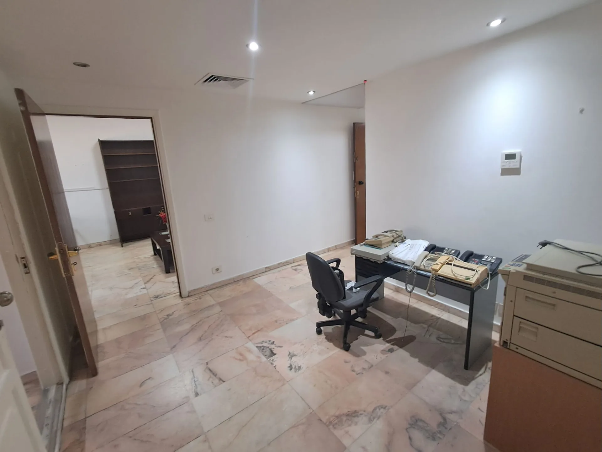 Furnished Office for Rent – Sin El Fil — الصورة 3