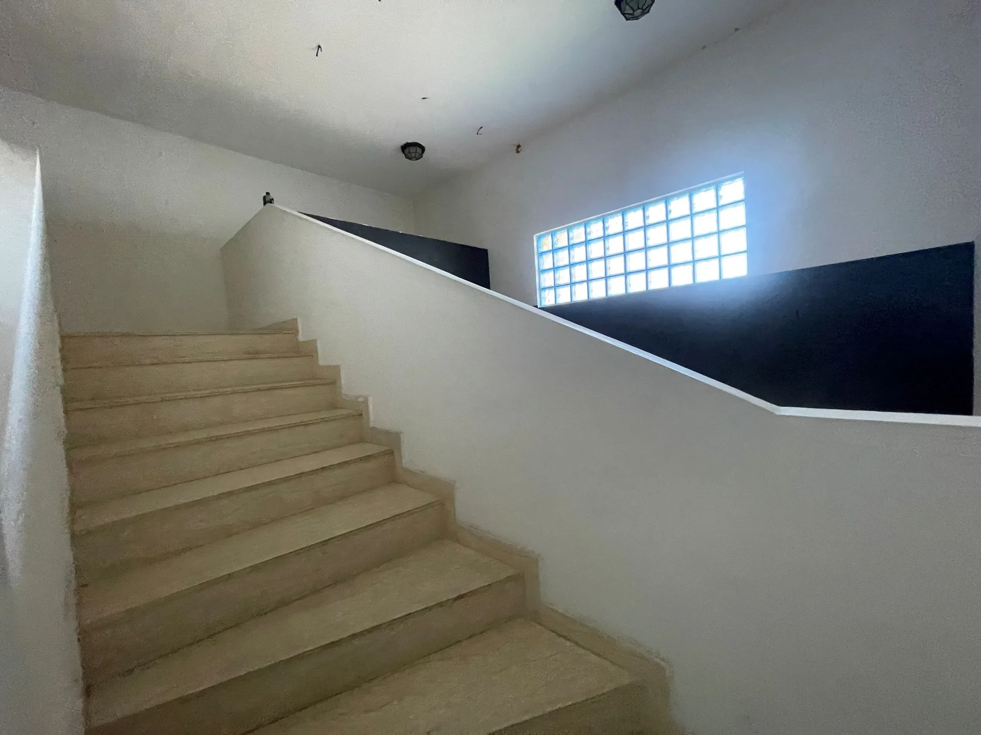 Shop for Rent in Kfarhbab – 200 sqm — الصورة 2