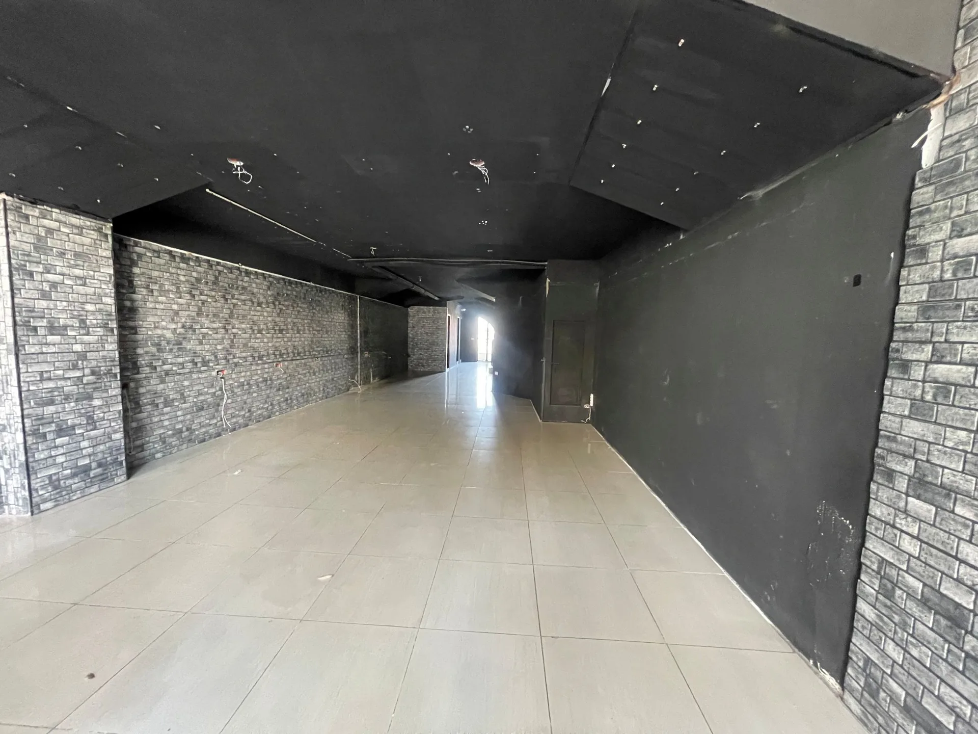 Shop for Rent in Kfarhbab – 200 sqm — الصورة 5