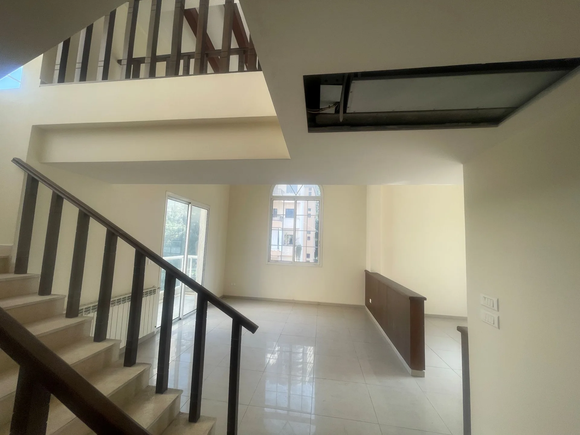 Luxurious Duplex for Sale in Haret Sakher — الصورة 3