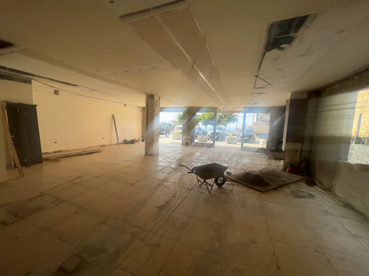 Spacious Showroom for Rent in Ghazir — الصورة 2