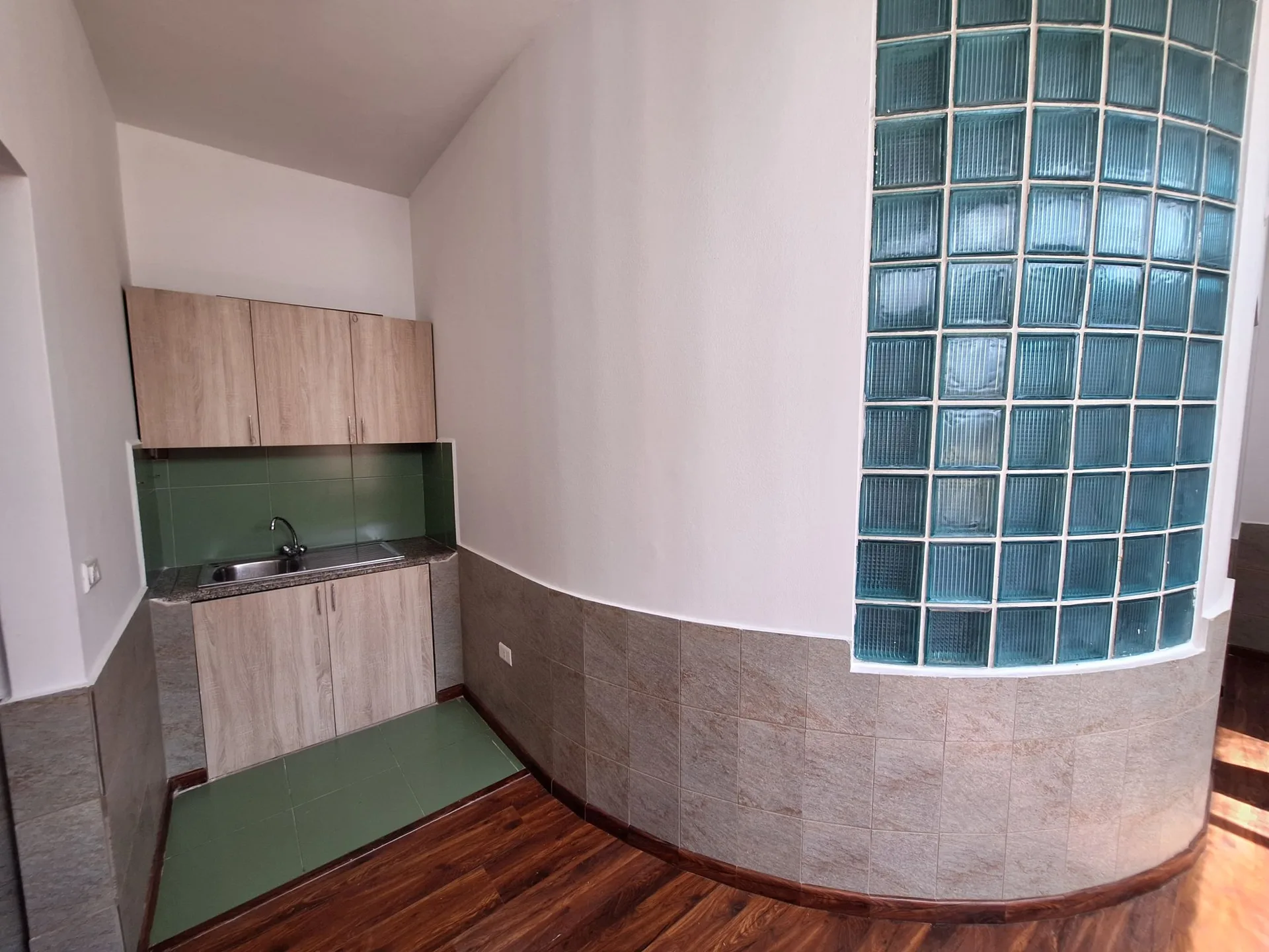 Office for Rent in Zouk Mosbeh — الصورة 4