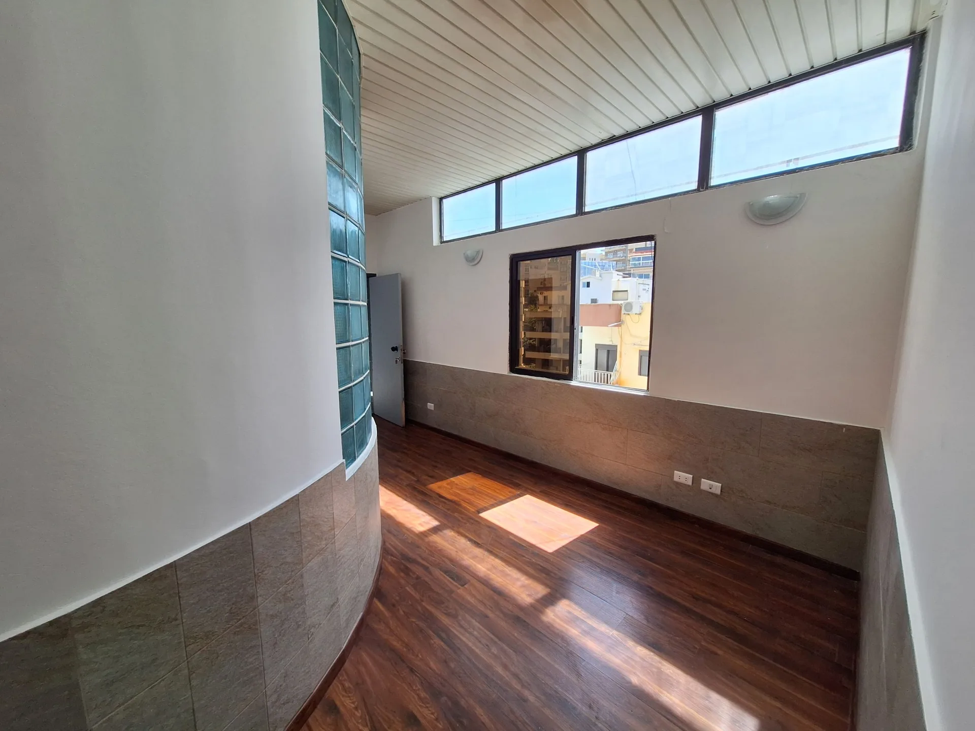 Office for Rent in Zouk Mosbeh — الصورة 3