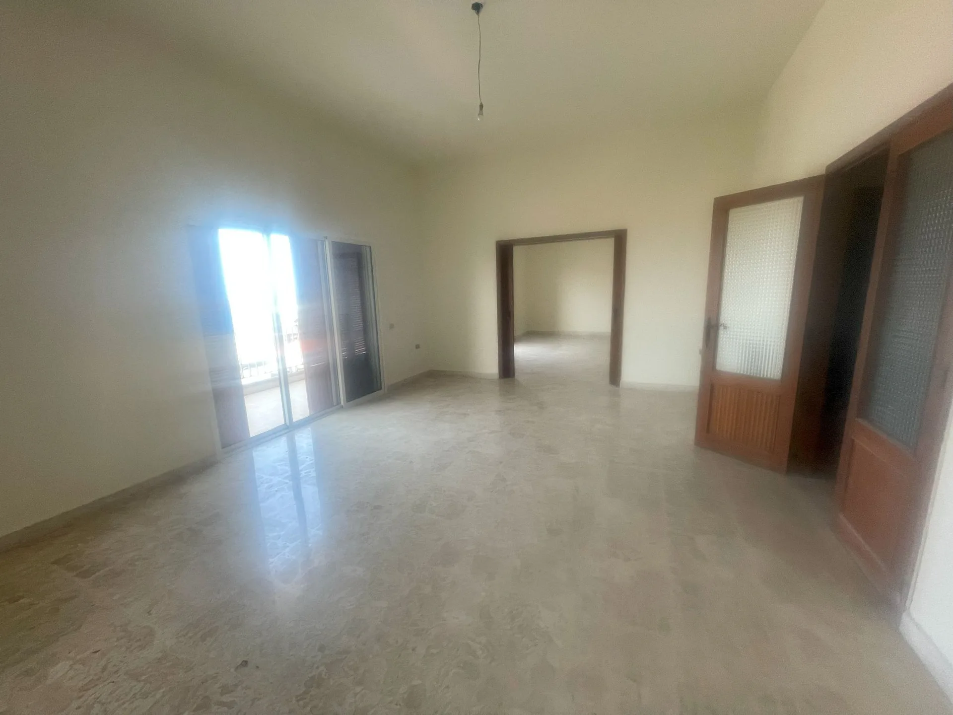 Spacious Apartment for Rent in Haret Sakher — الصورة 2