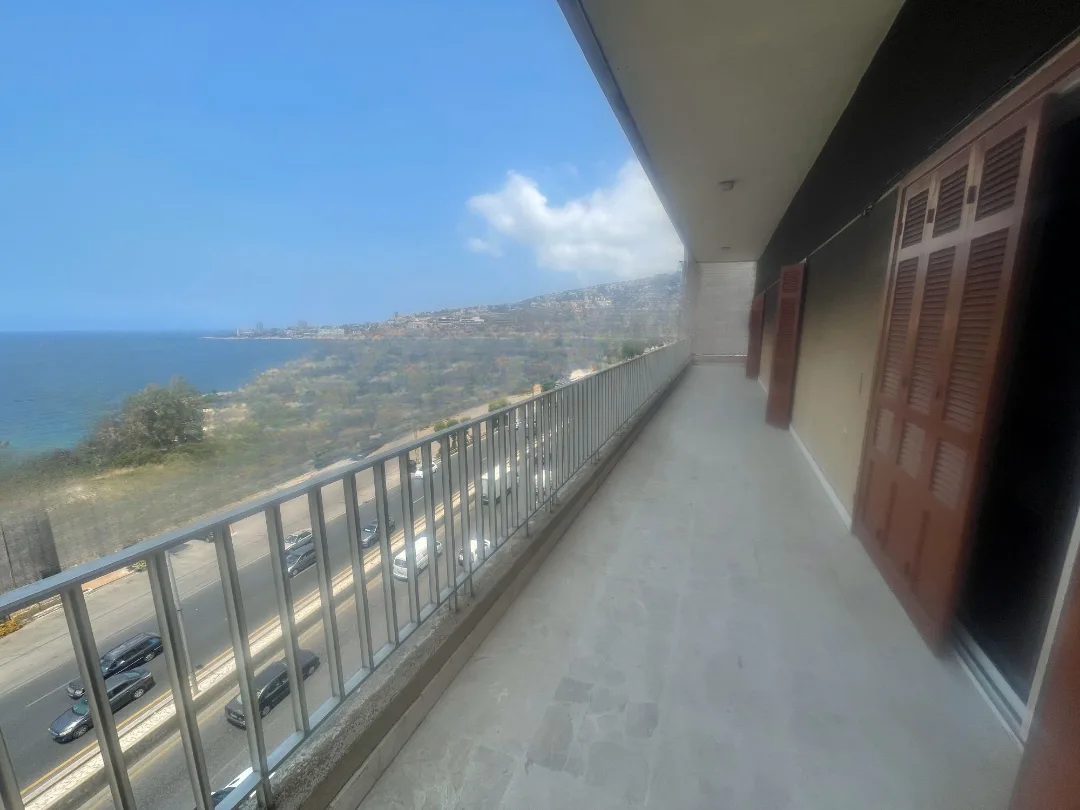 Spacious Apartment for Rent in Haret Sakher