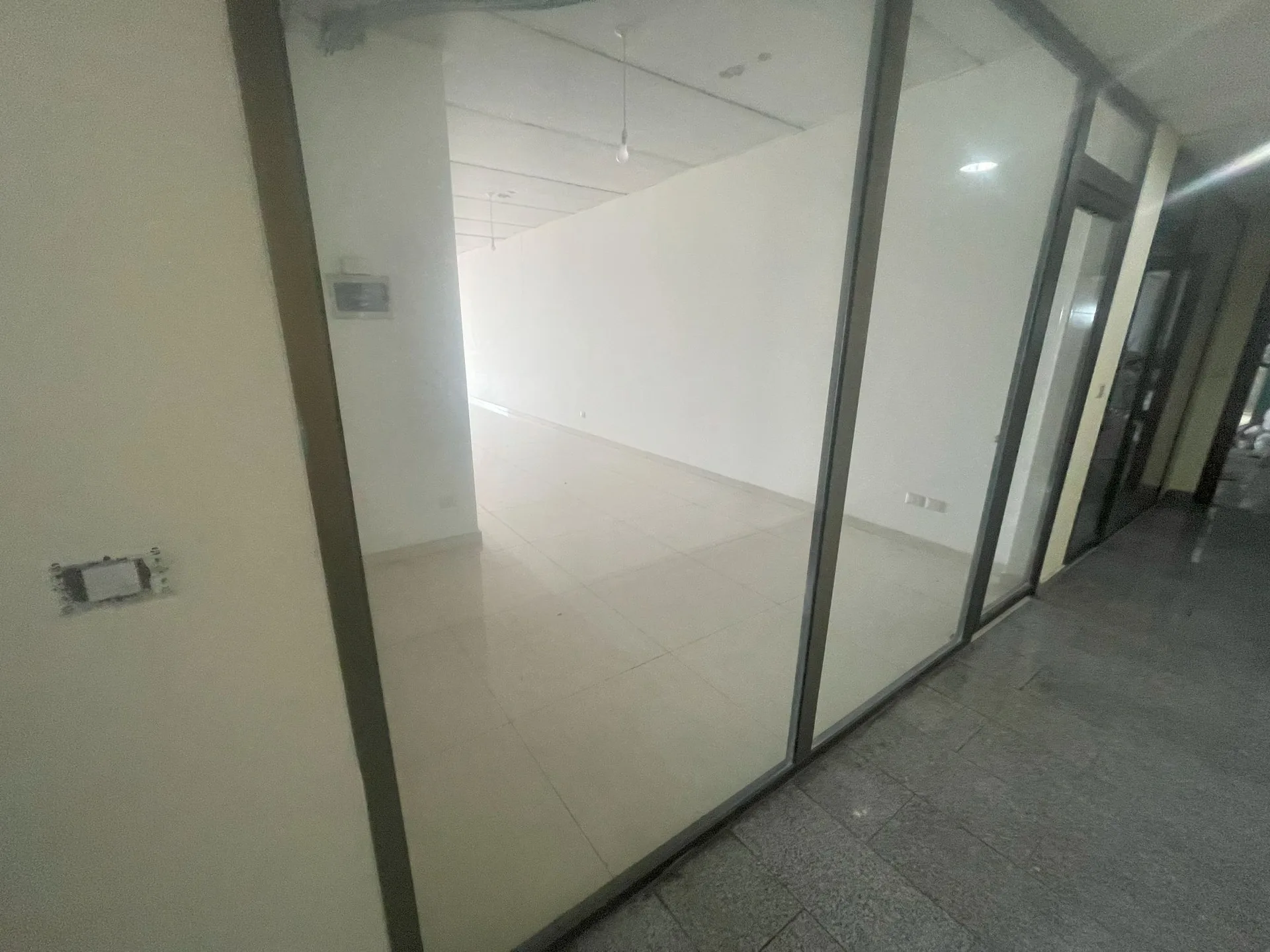 Shop/Office for Rent on Ghazir Highway – Prime Location — الصورة 4
