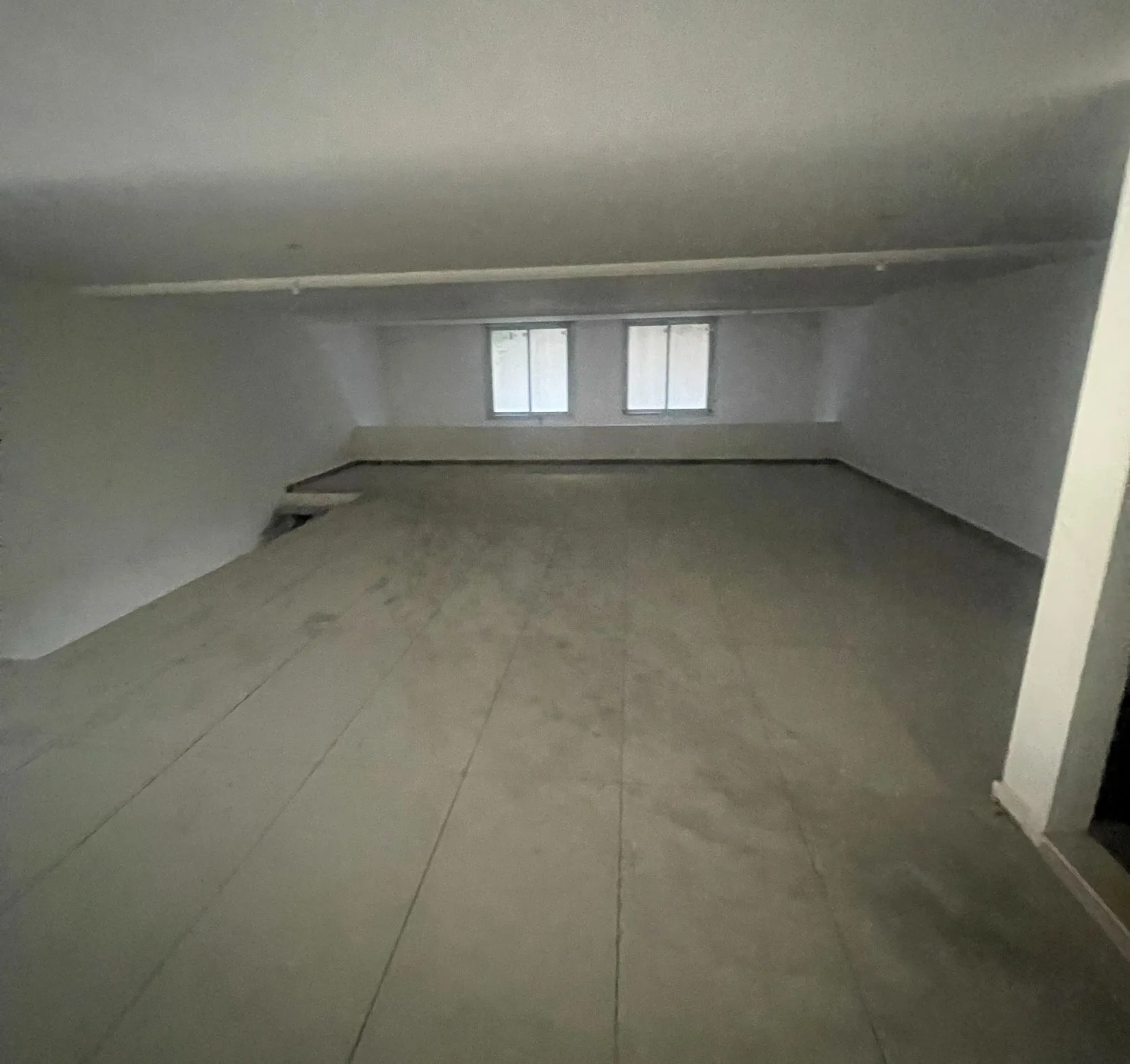 Shop for Rent / Sale in Kfarhbab — الصورة 5