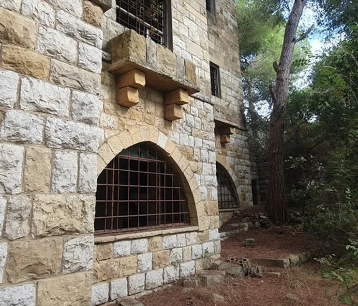 Land & Old Authentic House For Sale – Beit Mery