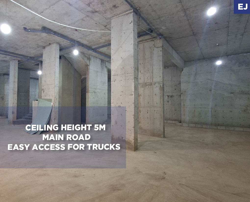 Spacious warehouse available for rent in a prime location in Chouit — الصورة 1