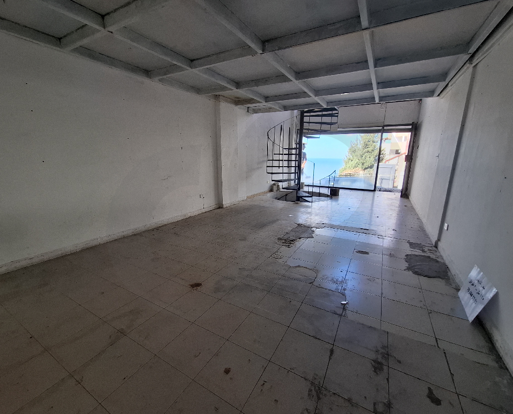 This prime 3-story shop in Mastita, Jbeil offers a fantastic investment opportunity. — photo 3