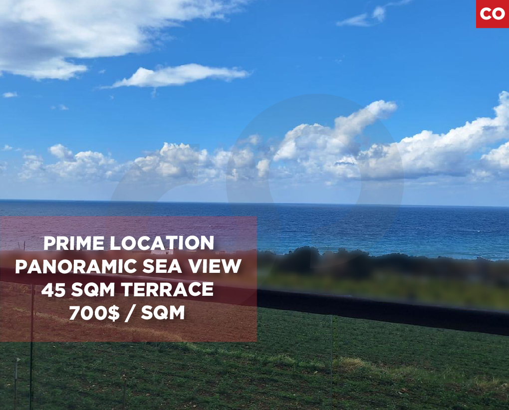 This spacious 200 sqm apartment is located in a prime area
