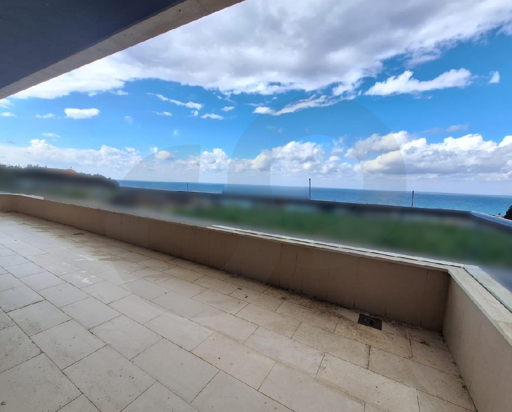 This spacious 200 sqm apartment is located in a prime area — الصورة 2