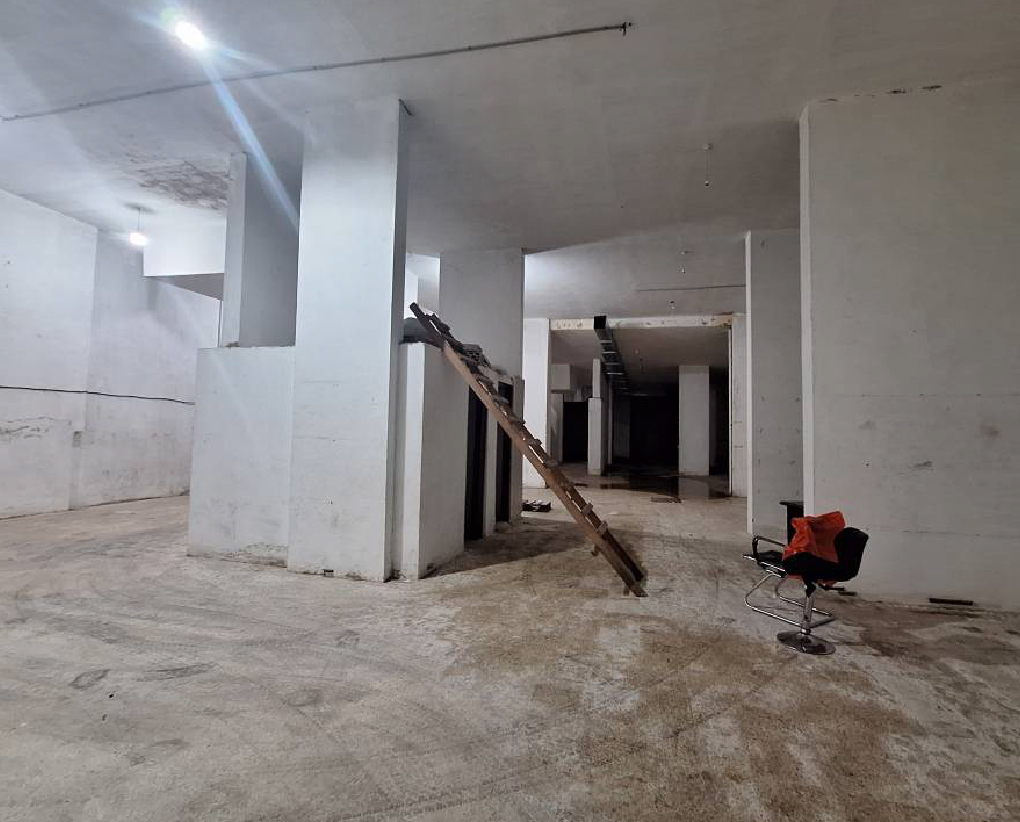 warehouse, Prime Location, 6m height, New Jdeideh — الصورة 3