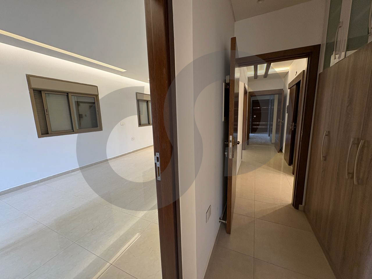 137 sqm Terrace, Walk-in closet - Zouk Mosbeh — الصورة 3