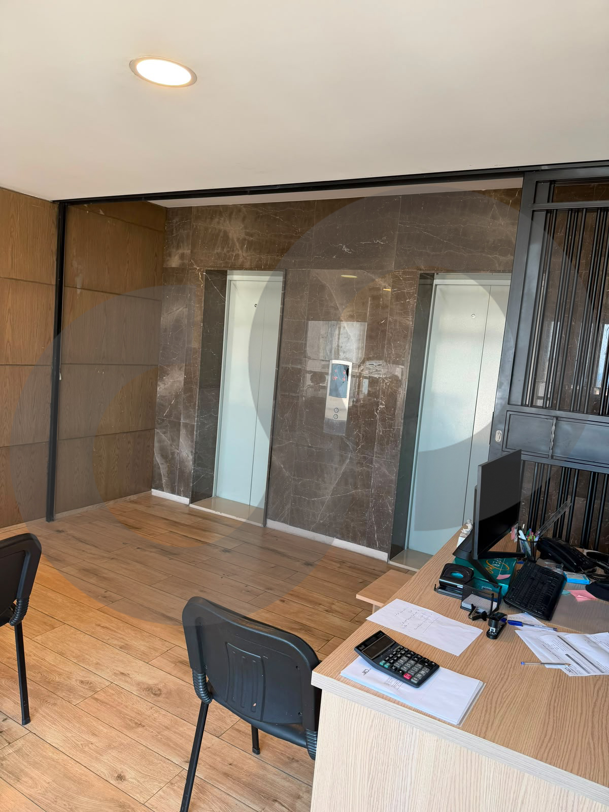 Office for Rent – Gemmayzeh,Beirut /PRIME LOCATION/concierge service 24/7 — الصورة 3