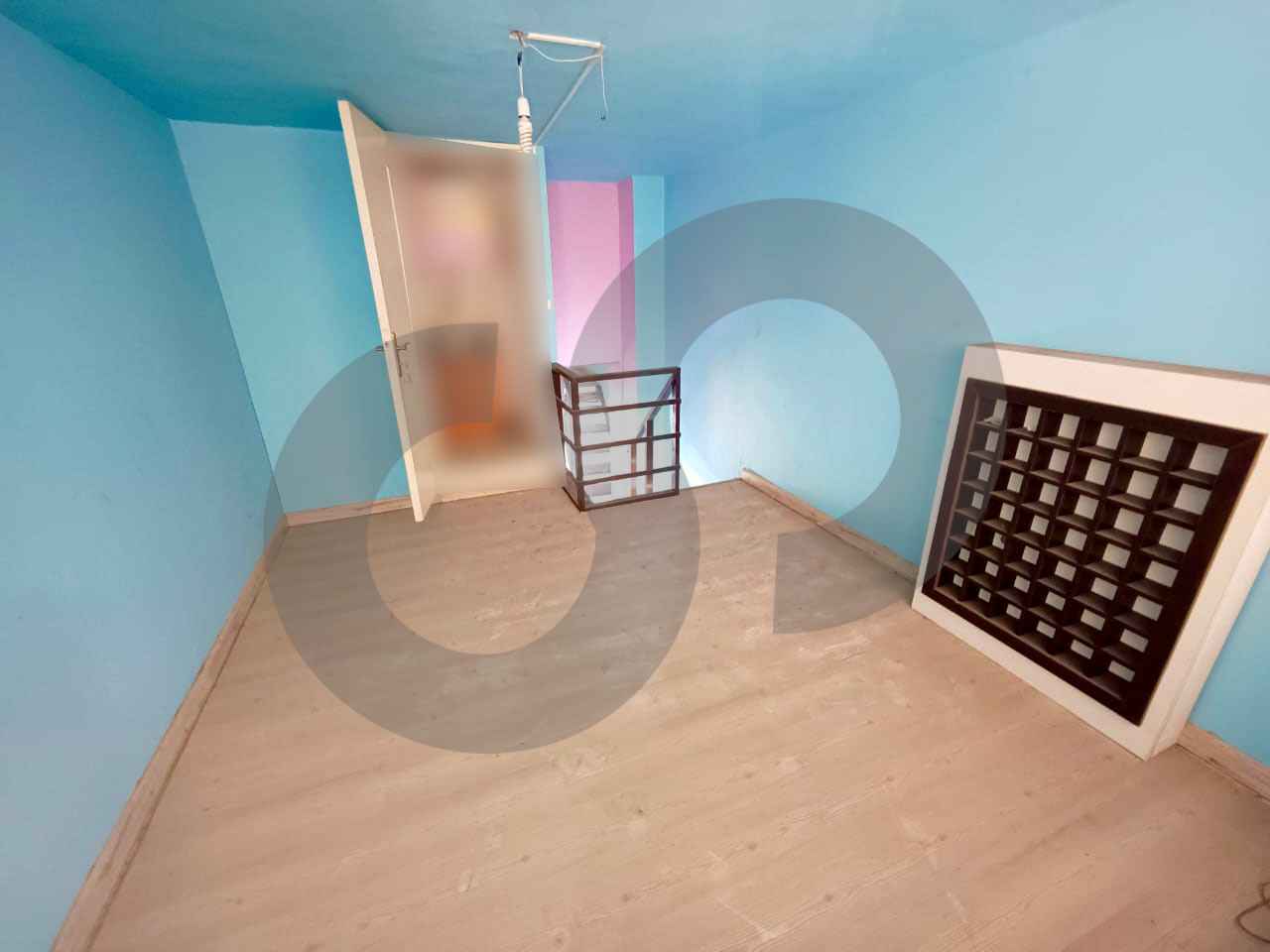 Prime Location/Triplex shop/AIN EL REMMANEH,BAABDA — الصورة 2