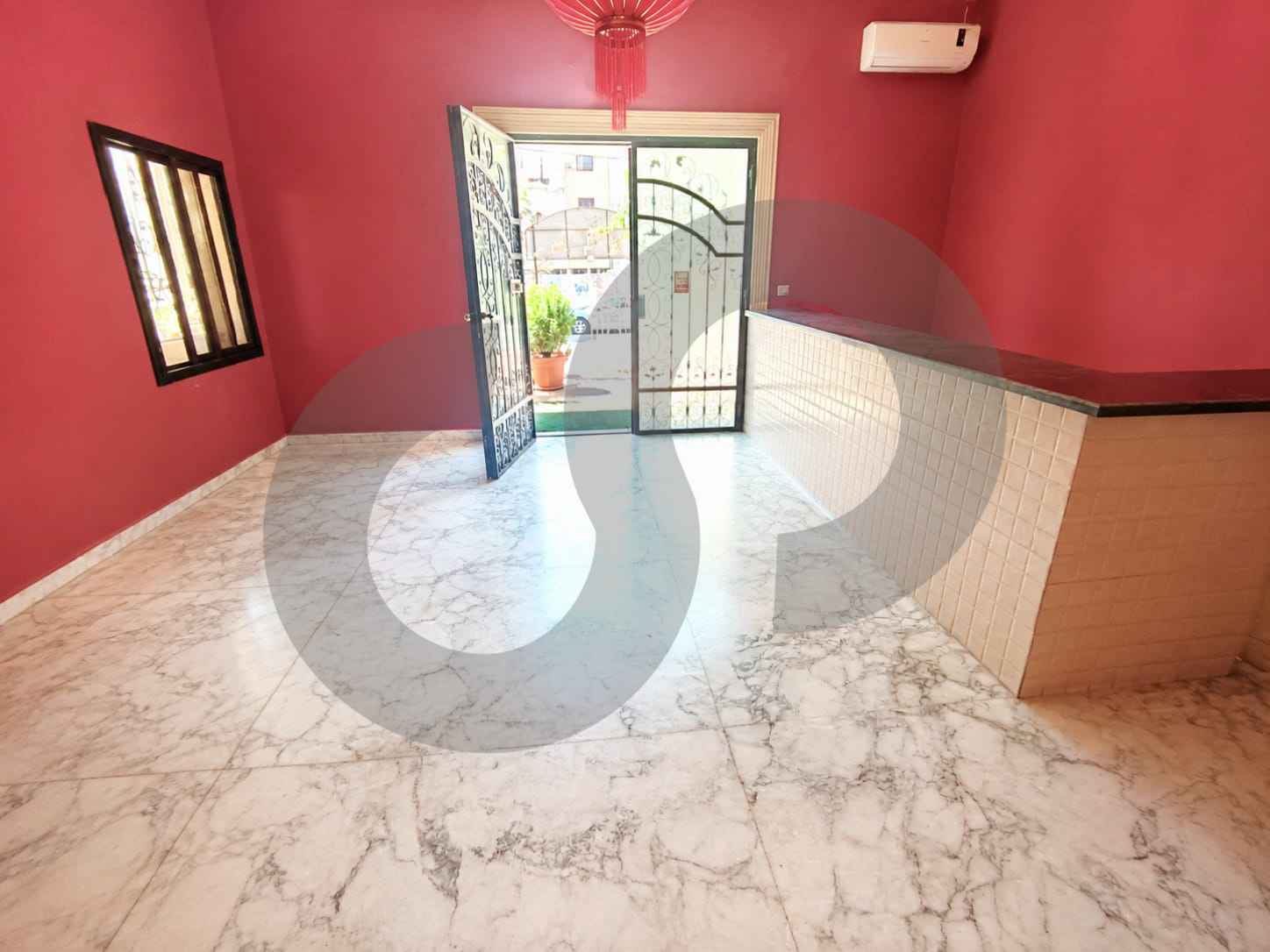Prime Location/ easy access to all your needs/ Ain El Remanneh,BAABDA — الصورة 2