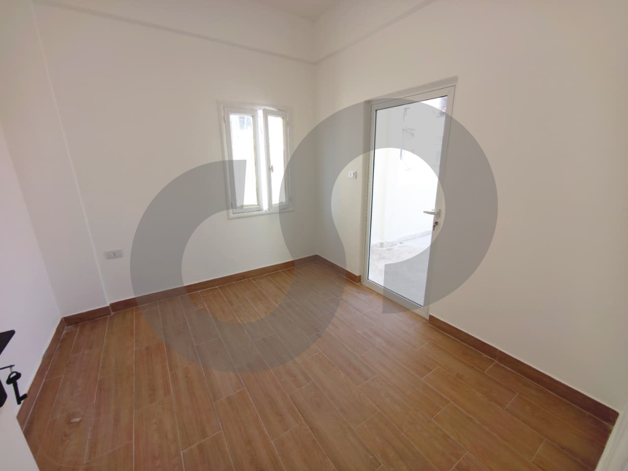 RENOVATED/ highly desirable location/calm area in Ain El Remmaneh,BAABDA — الصورة 3